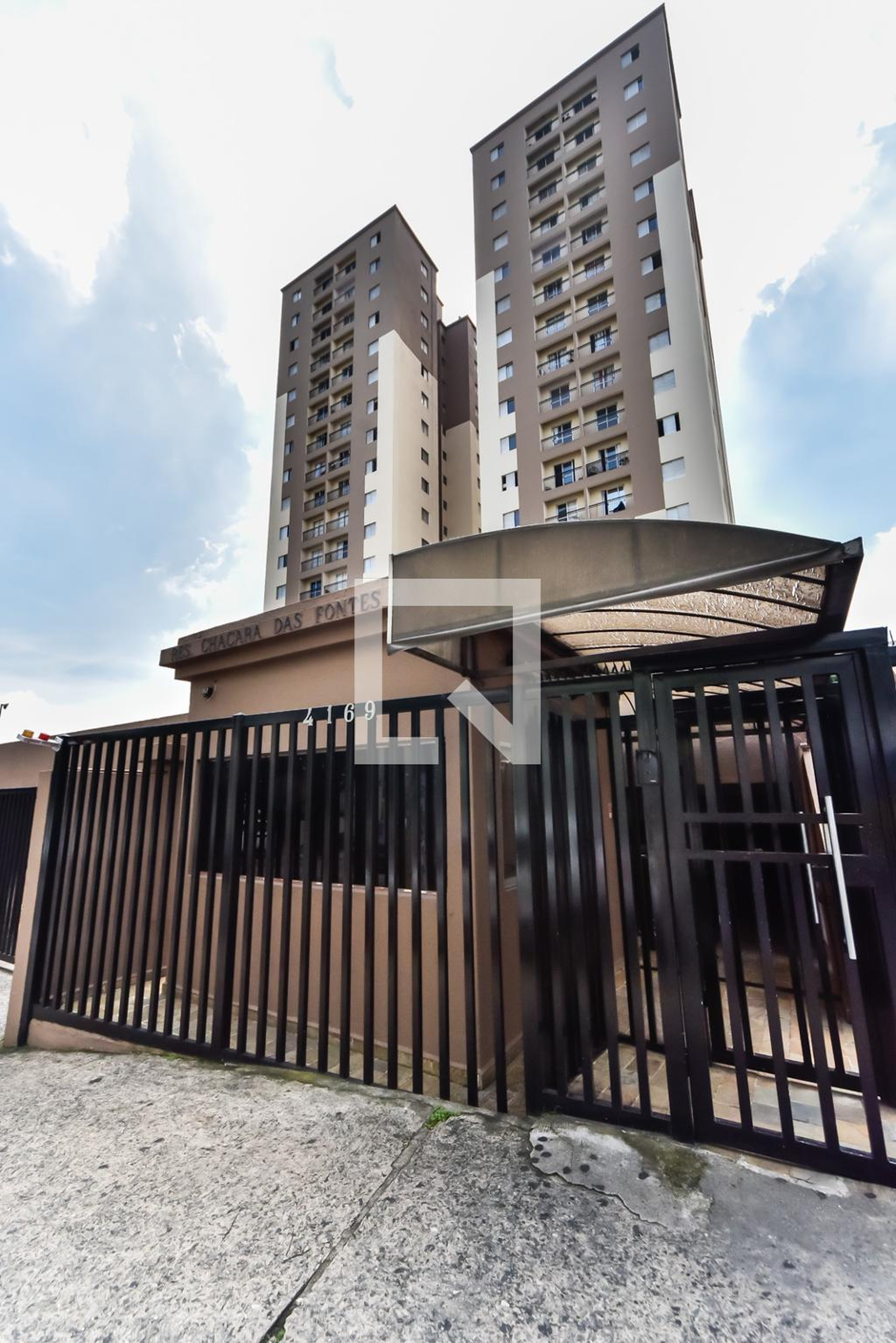 Fachada do Condomínio Condomínio Chácara das Fontes