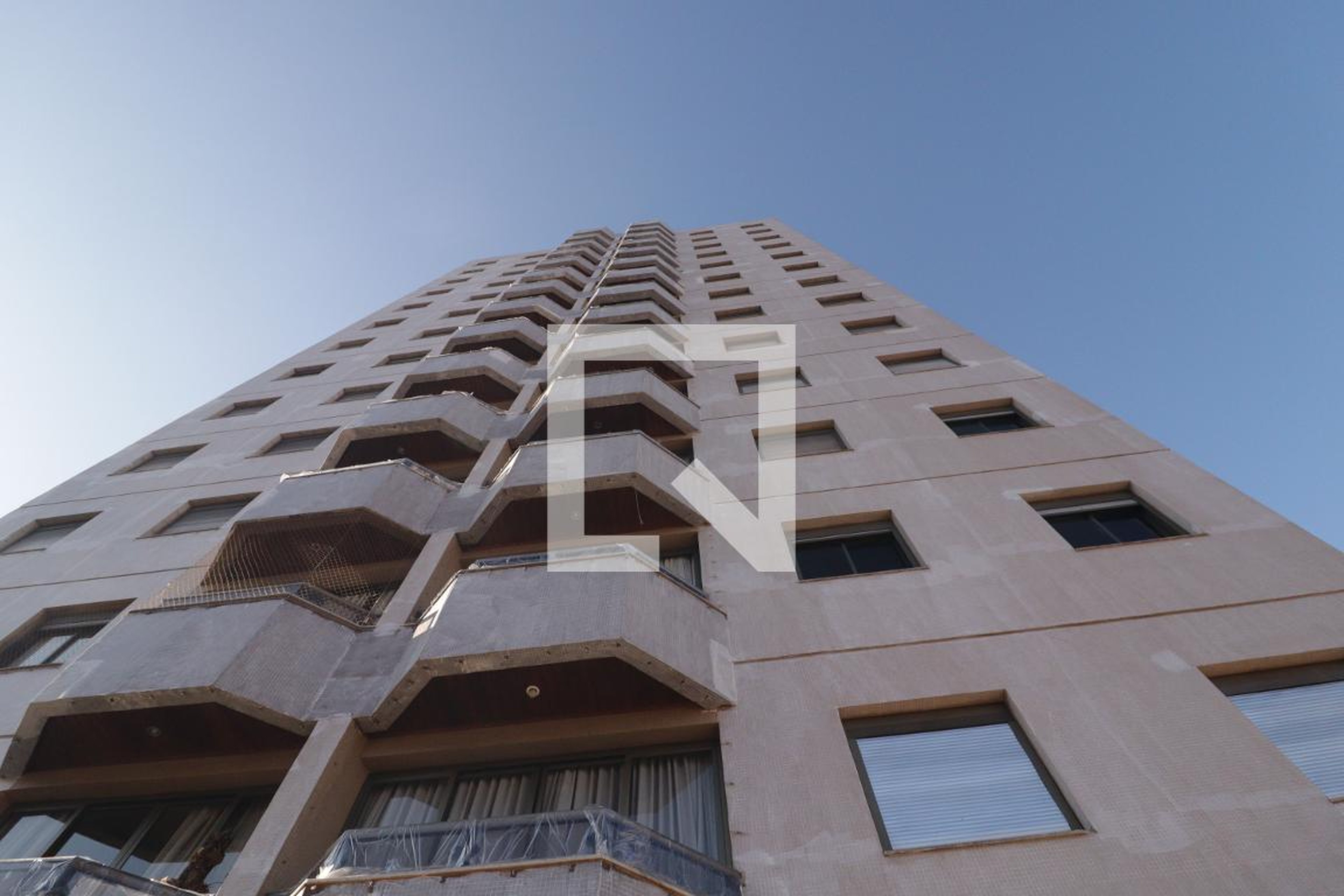 Fachada Condomínio de Monsanto