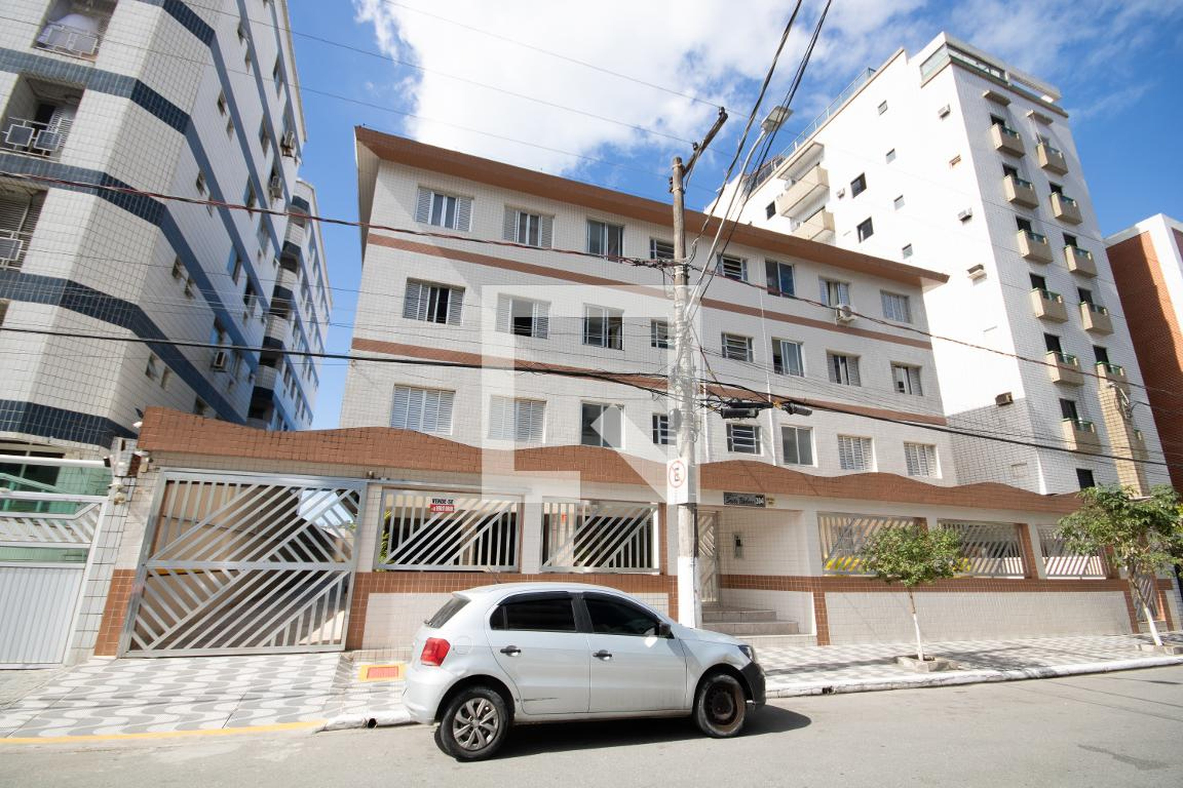 Fachada Condomínio em Avenida Marechal Hermes, 394