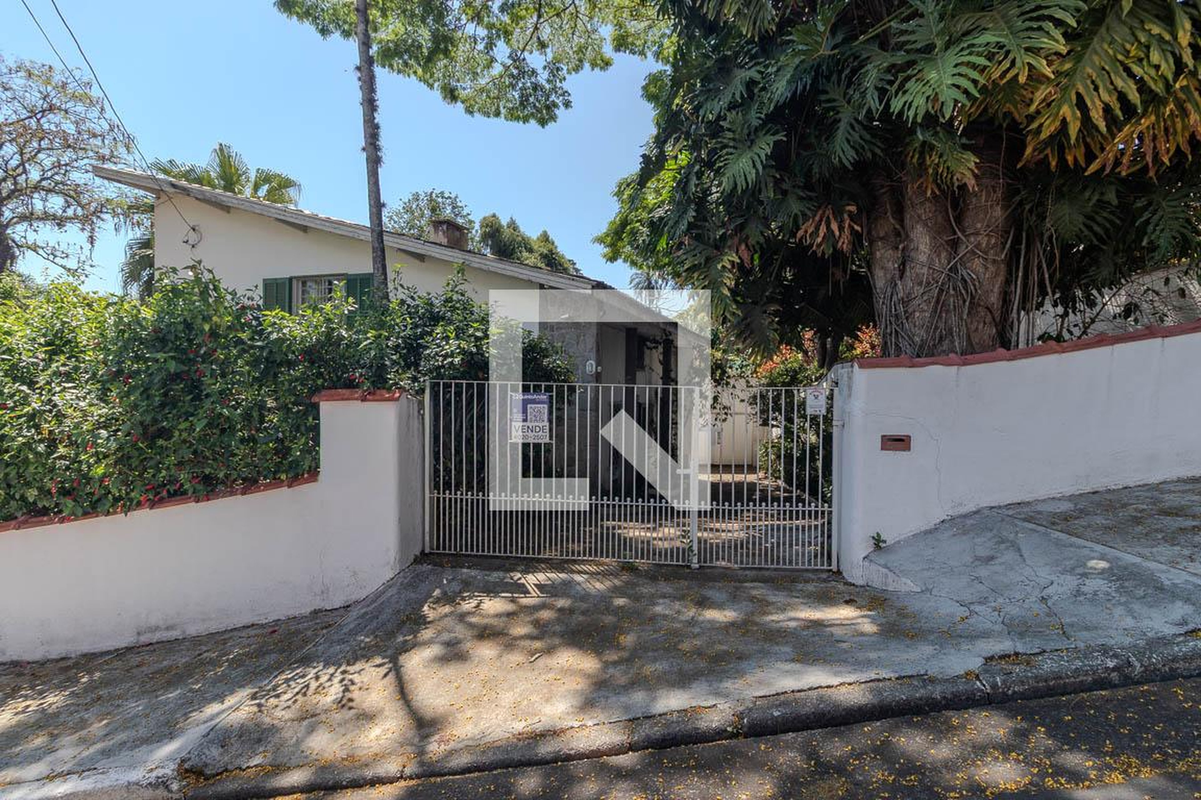 Fachada Condomínio em Rua Eduardo, 453