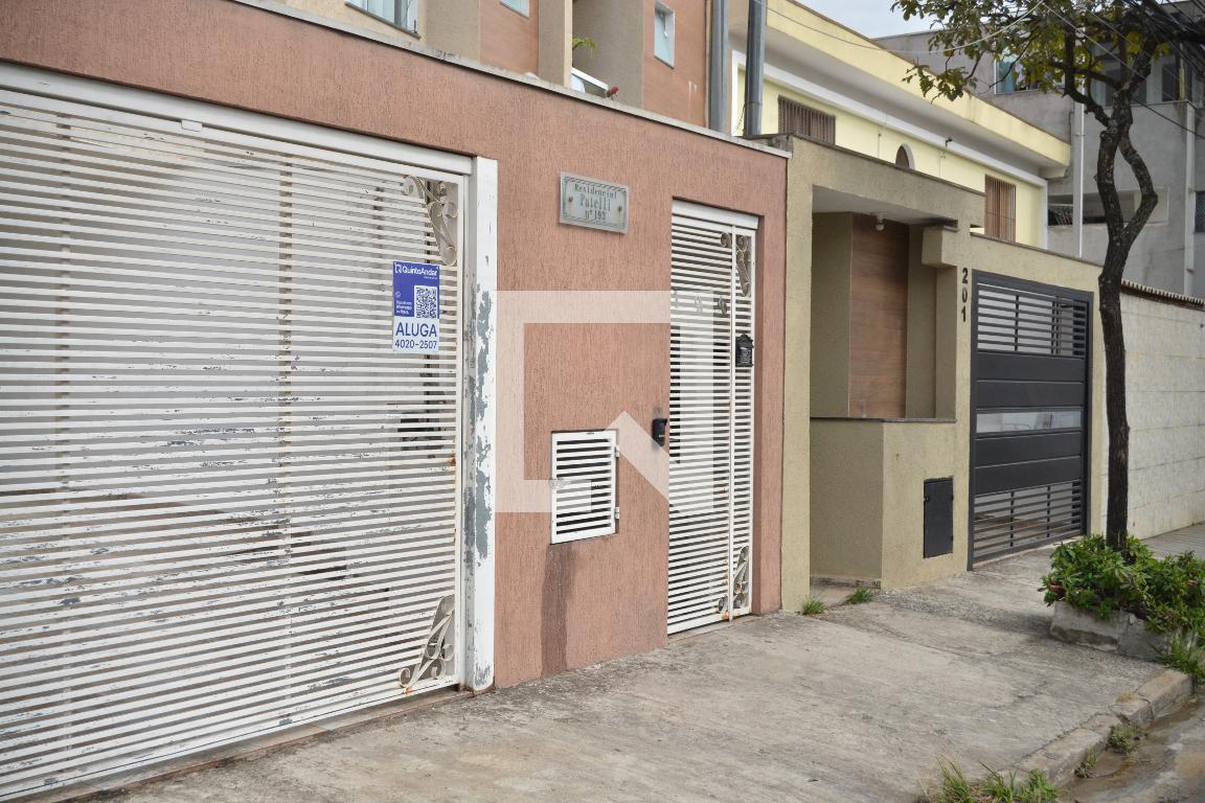 Fachada do Prédio Condomínio em Rua Luís Guimarães, 193