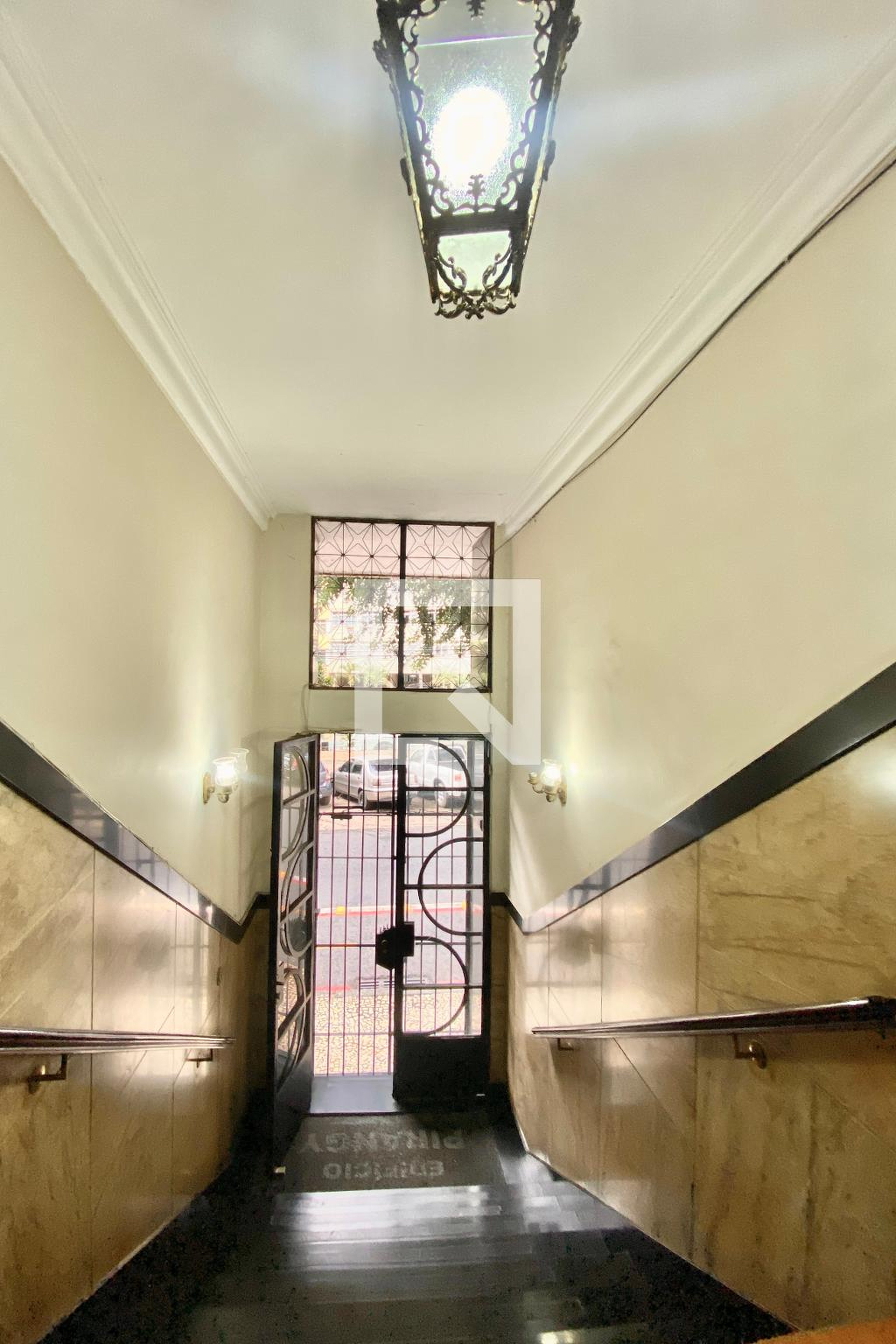 Portaria Condomínio em Rua Siqueira Campos, 264