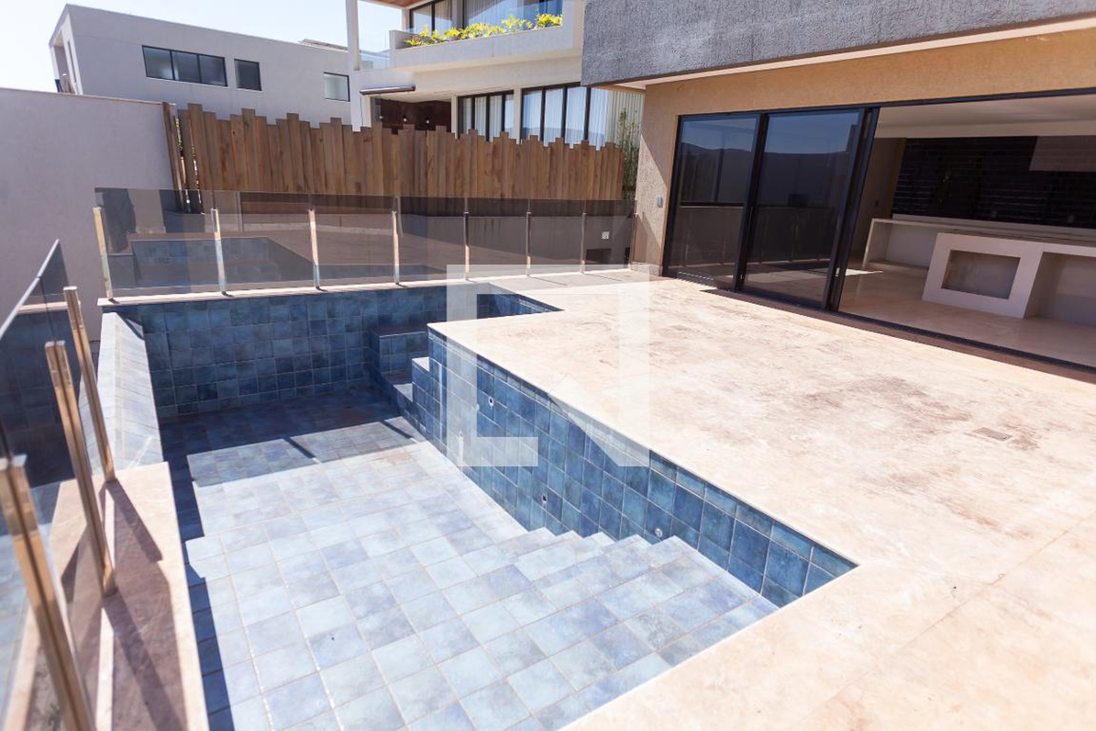 Piscina Condomínio em Alameda dos Rios, 750