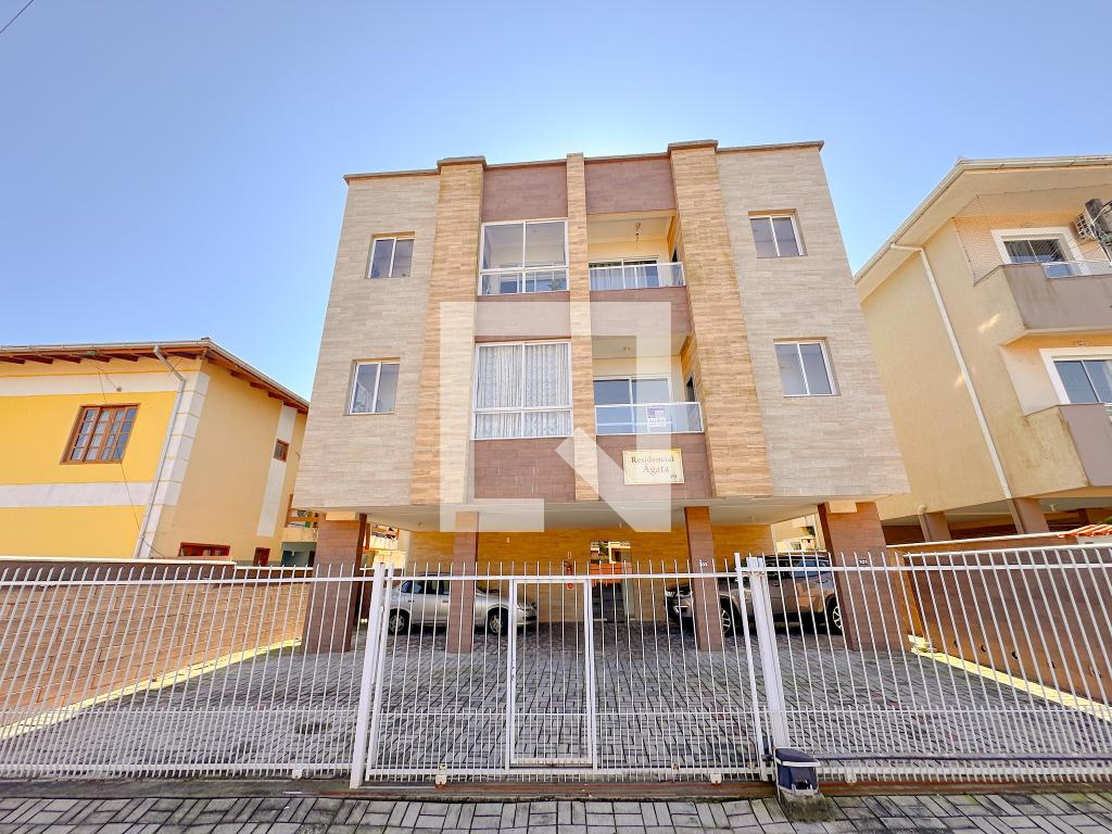 Fachada Condomínio em Servidão Madre Paulina, 391