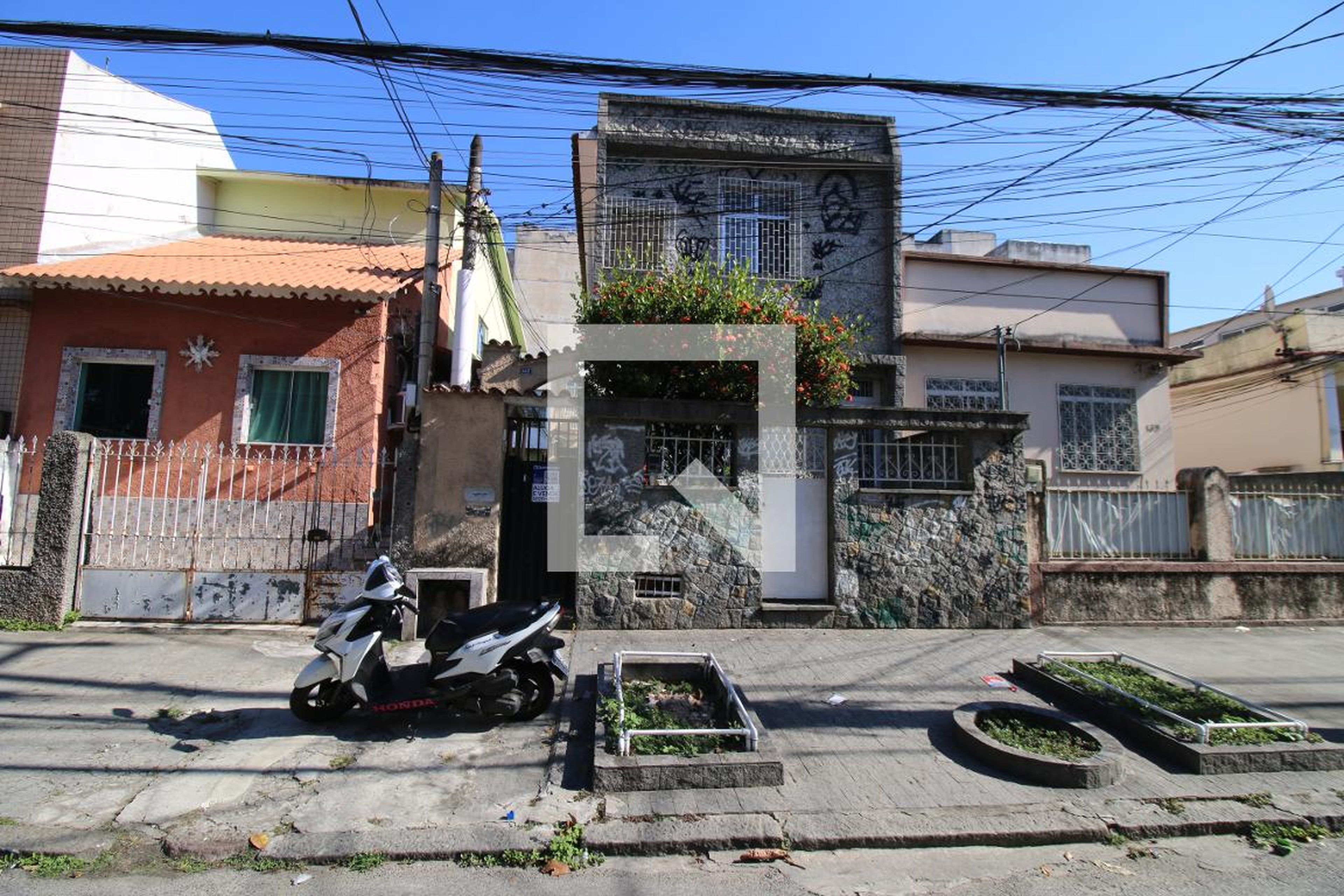 Fachada Condomínio em Rua Lígia, 127