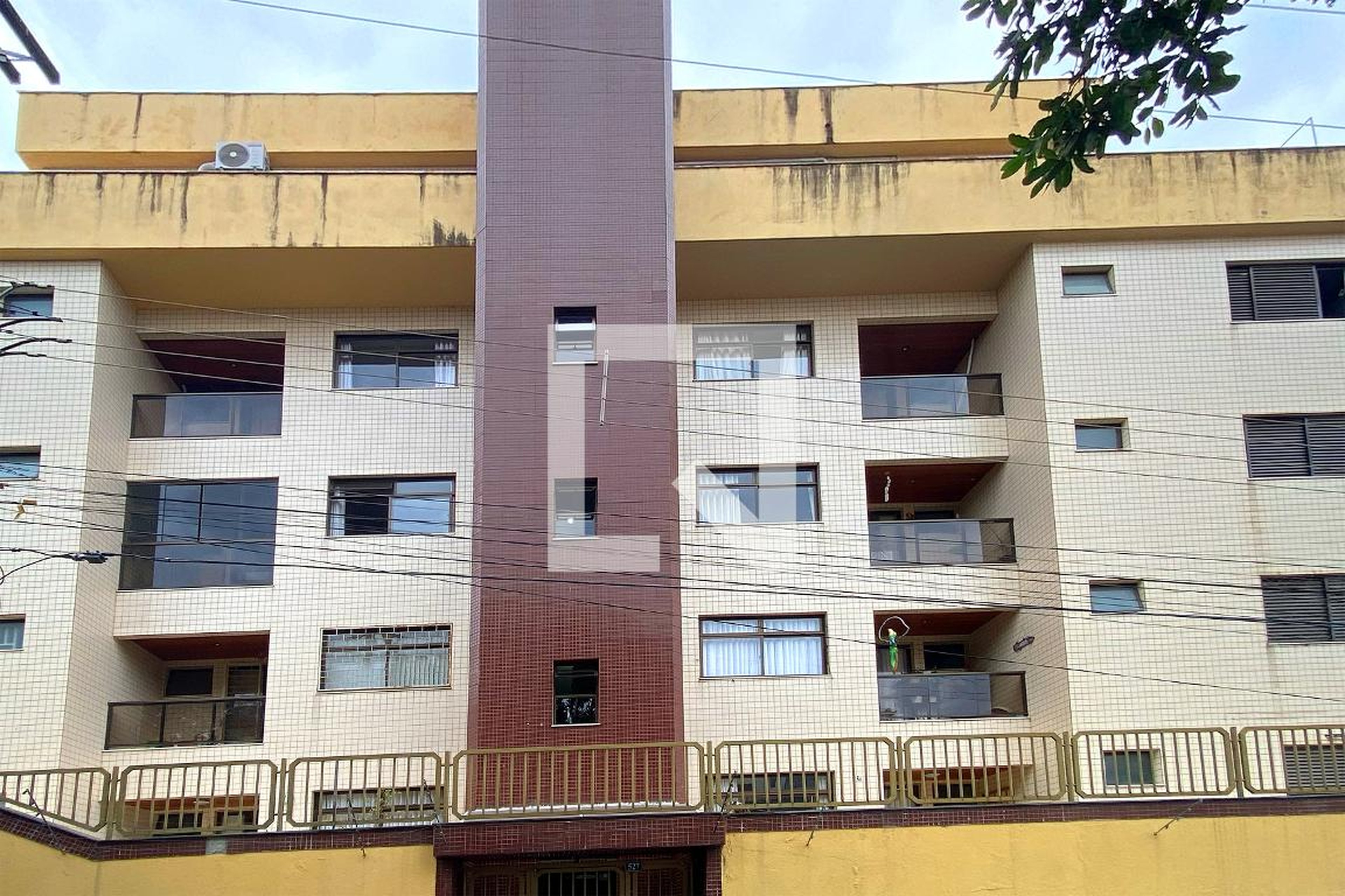 Fachada Condomínio em Rua Atenas, 527