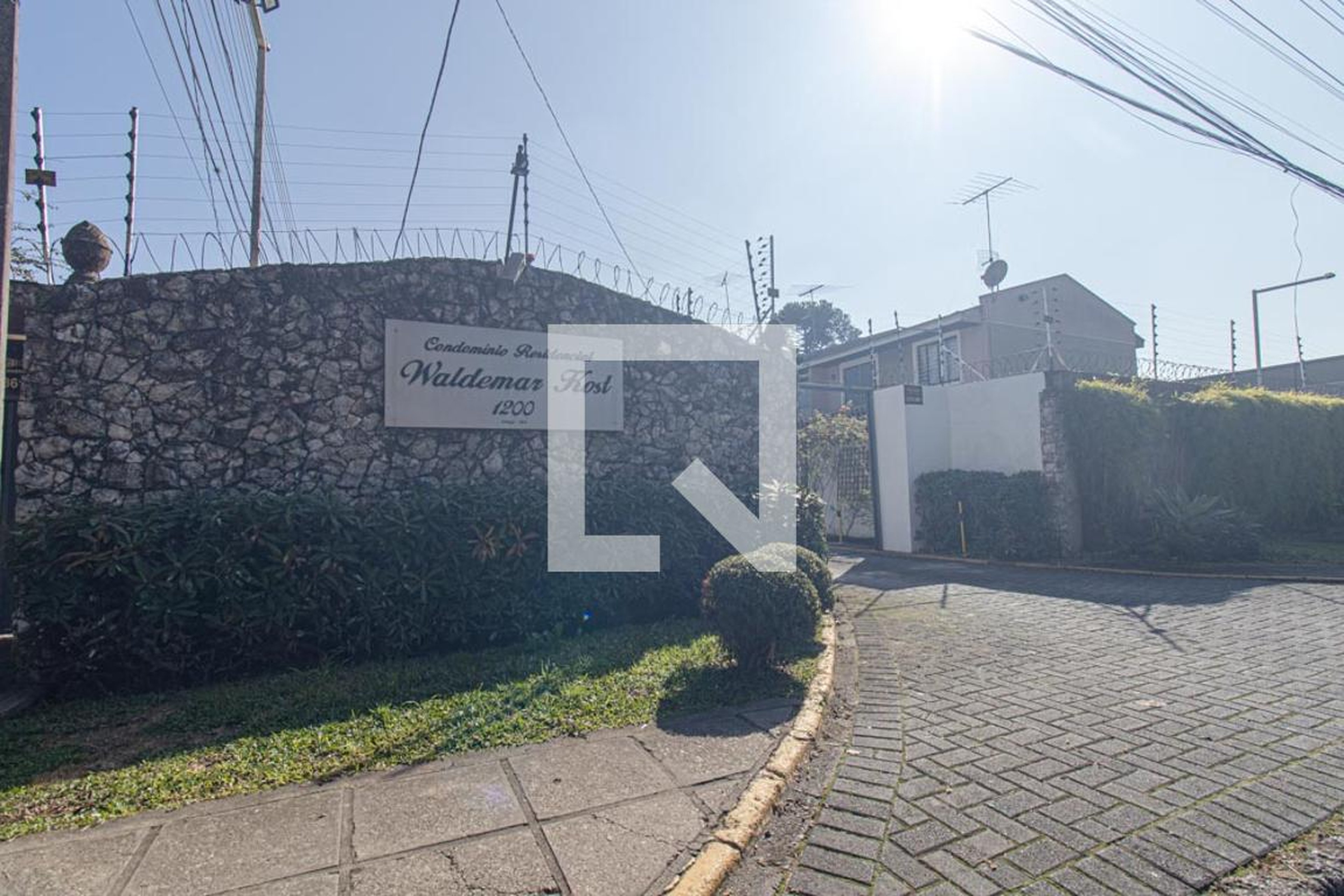 Fachada do Condomínio Condomínio em Rua Waldemar Kost, 1200