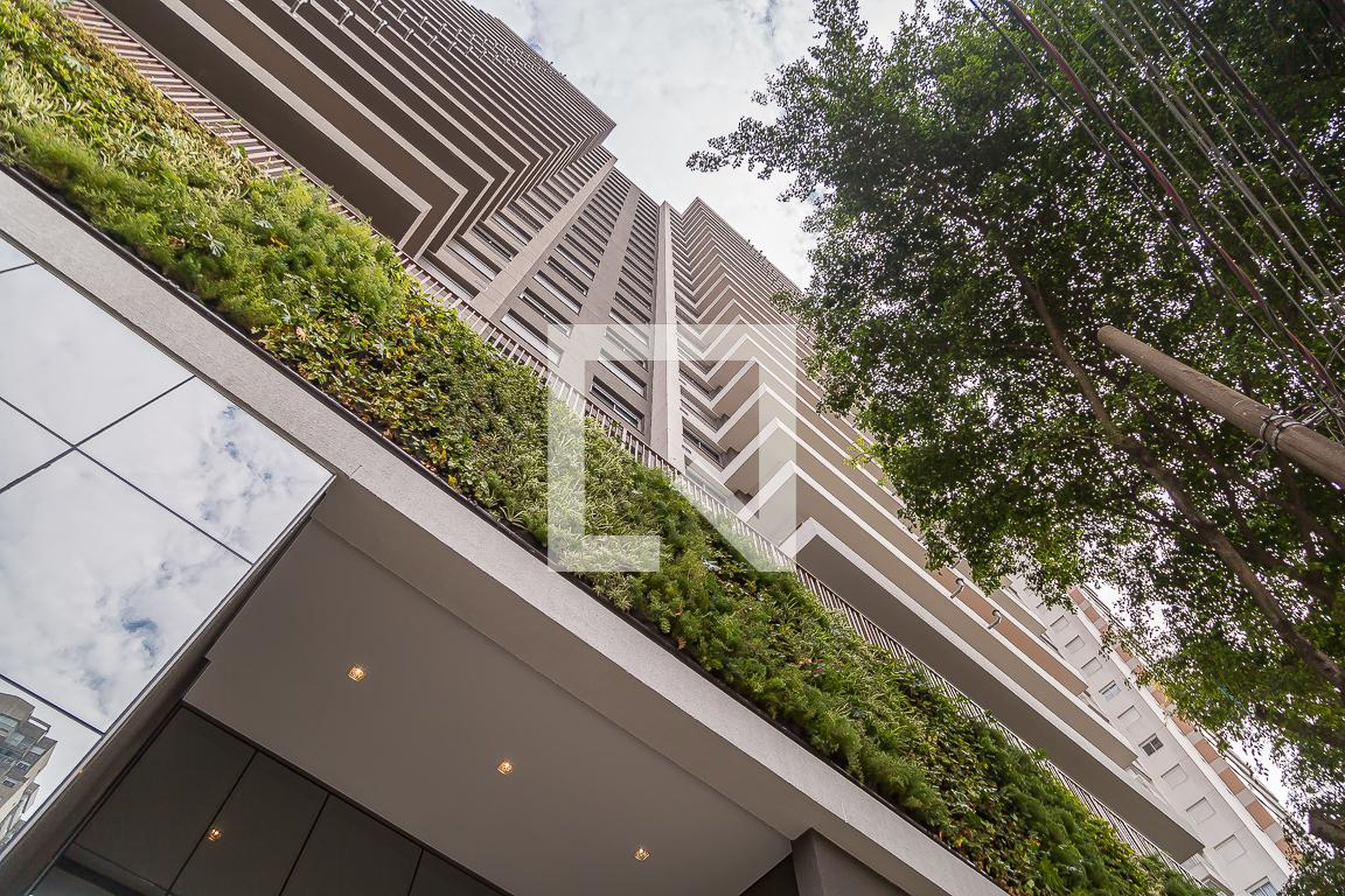 Fachada Condomínio em Rua das Flechas, 301