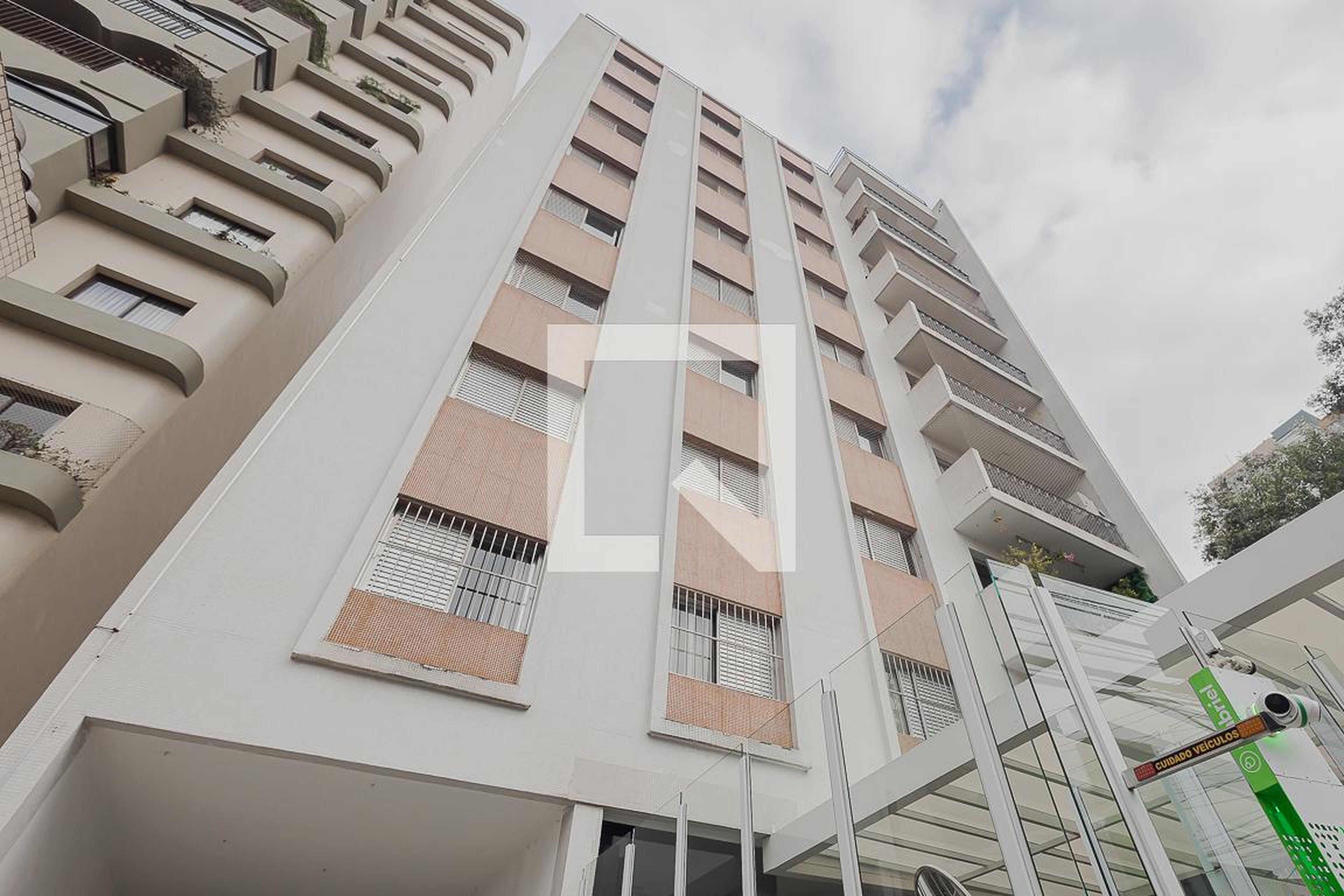 Fachada Condomínio Ed. das Rosas