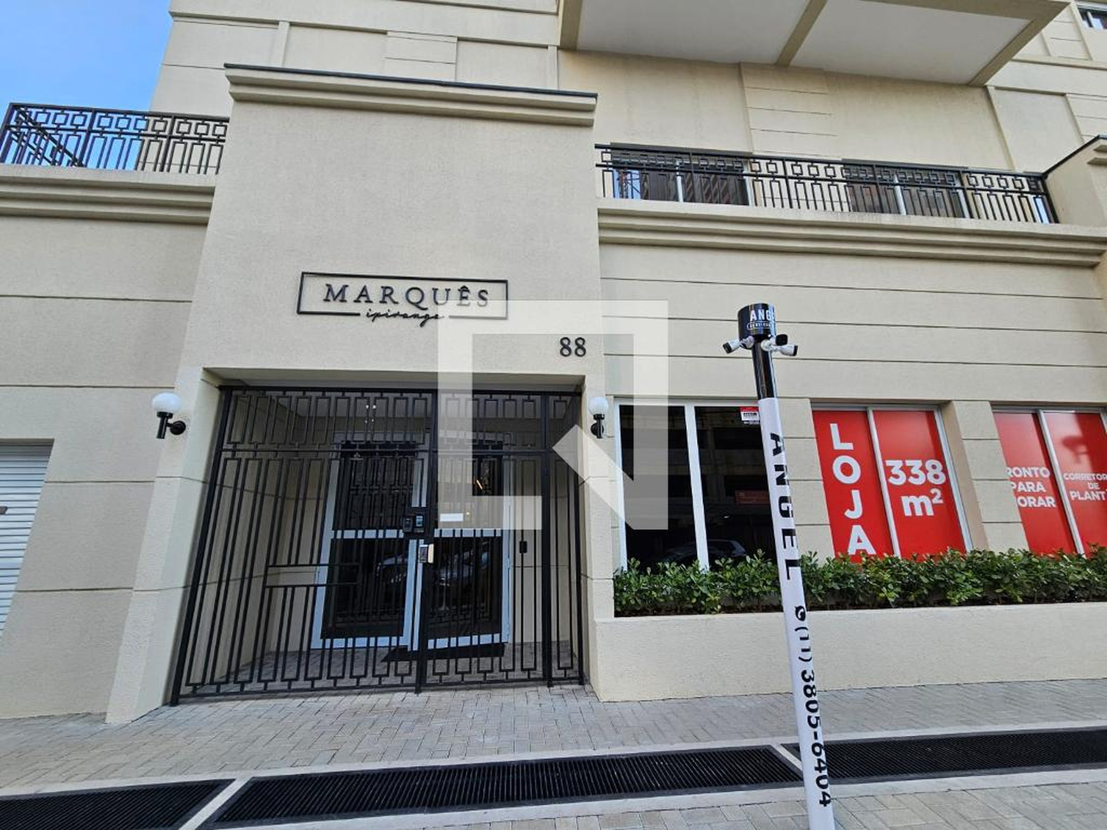 Fachada Condomínio em Rua Marquês de Olinda, 38