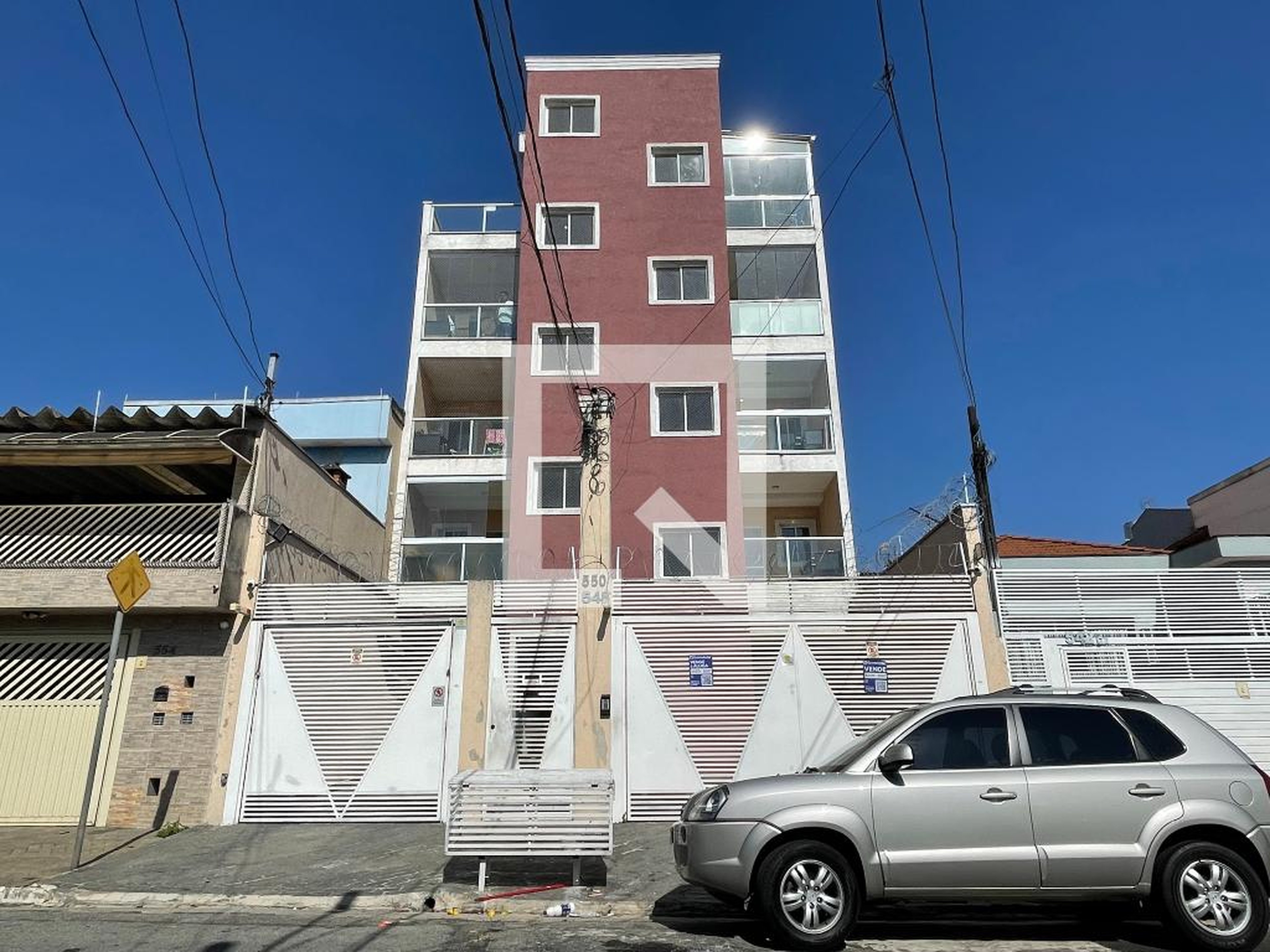 Fachada Condomínio em Rua Neá, 548