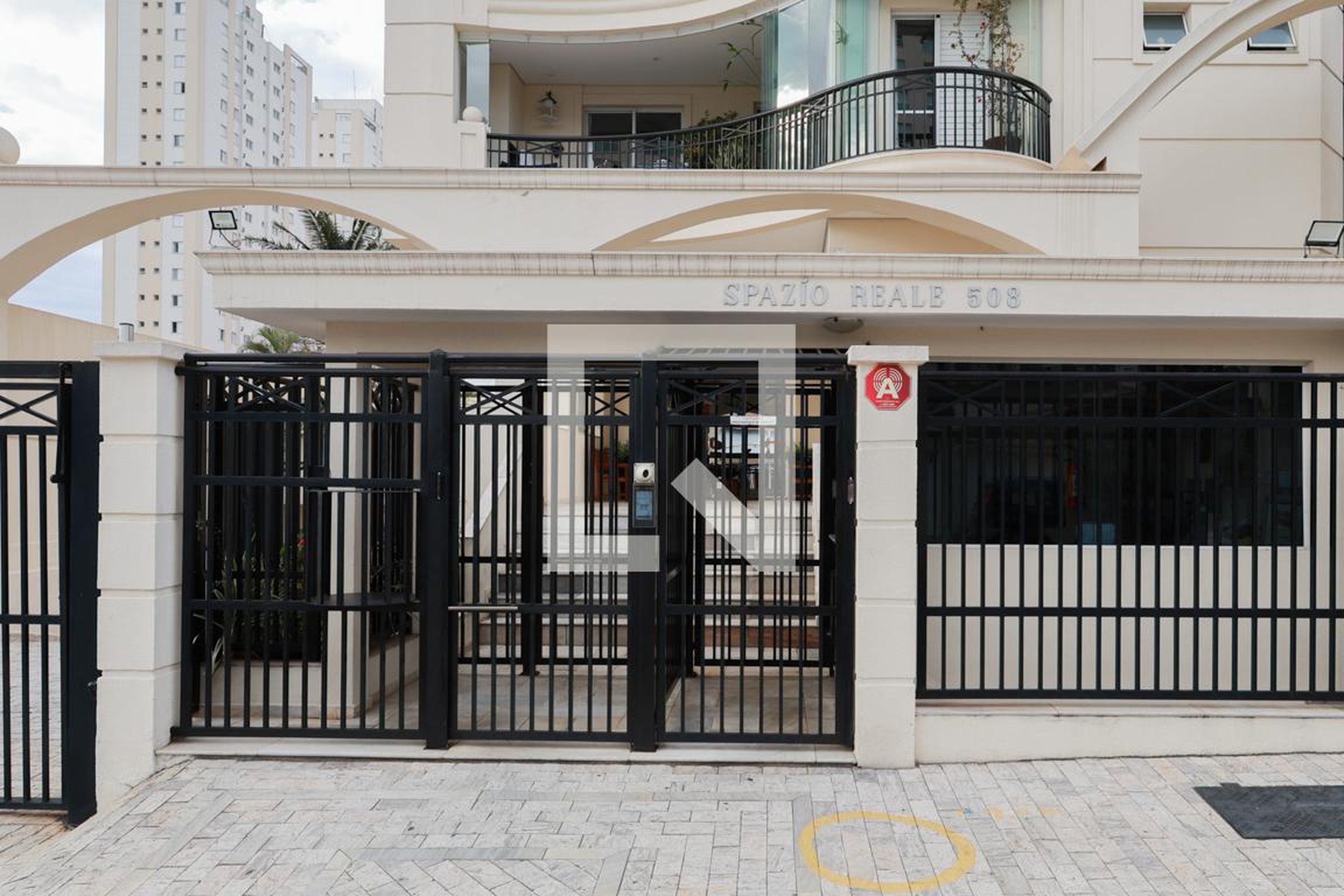 Fachada do condomínio Condomínio Spazio Reale