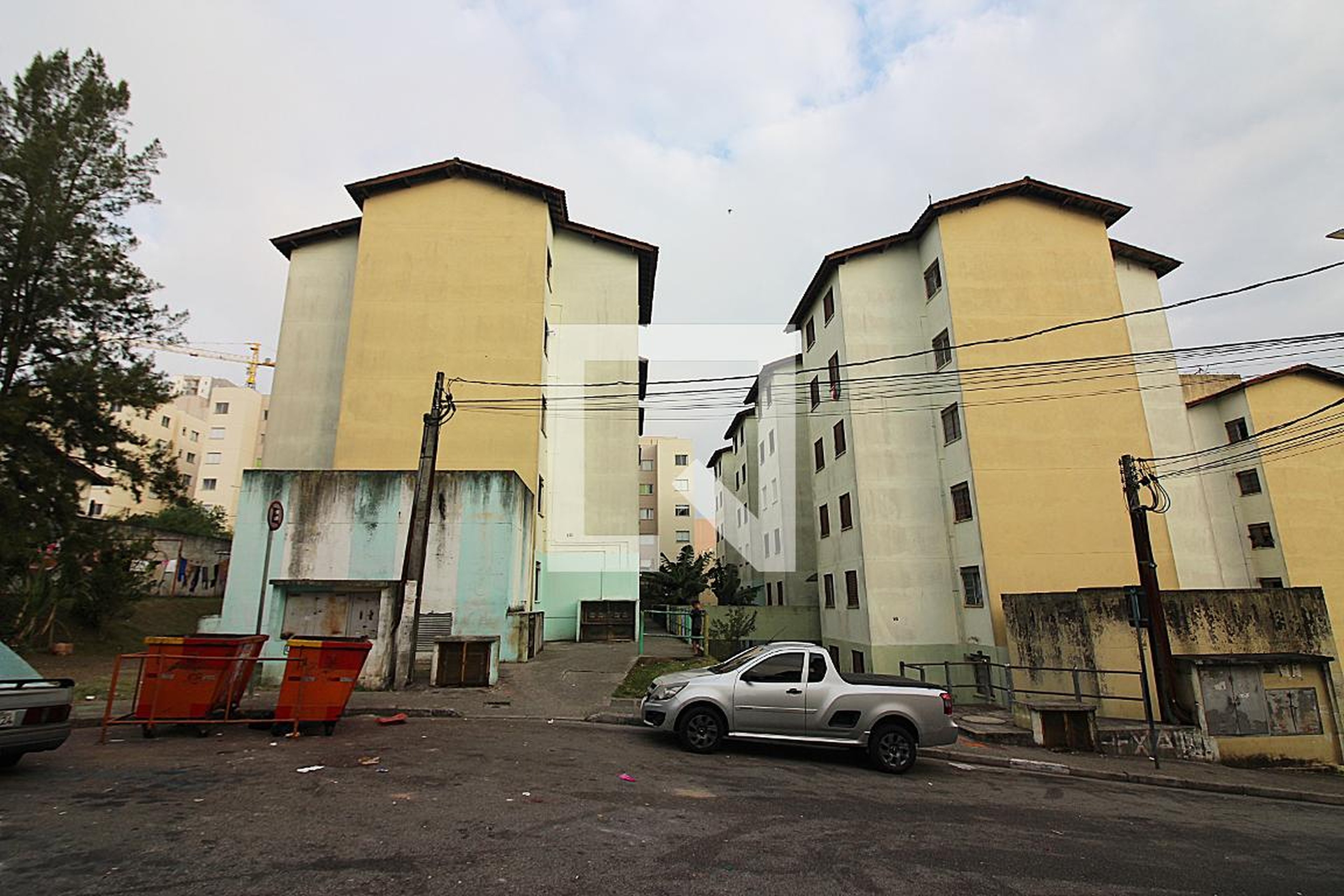 Fachada Condomínio em Rua Beta Dragone, 118