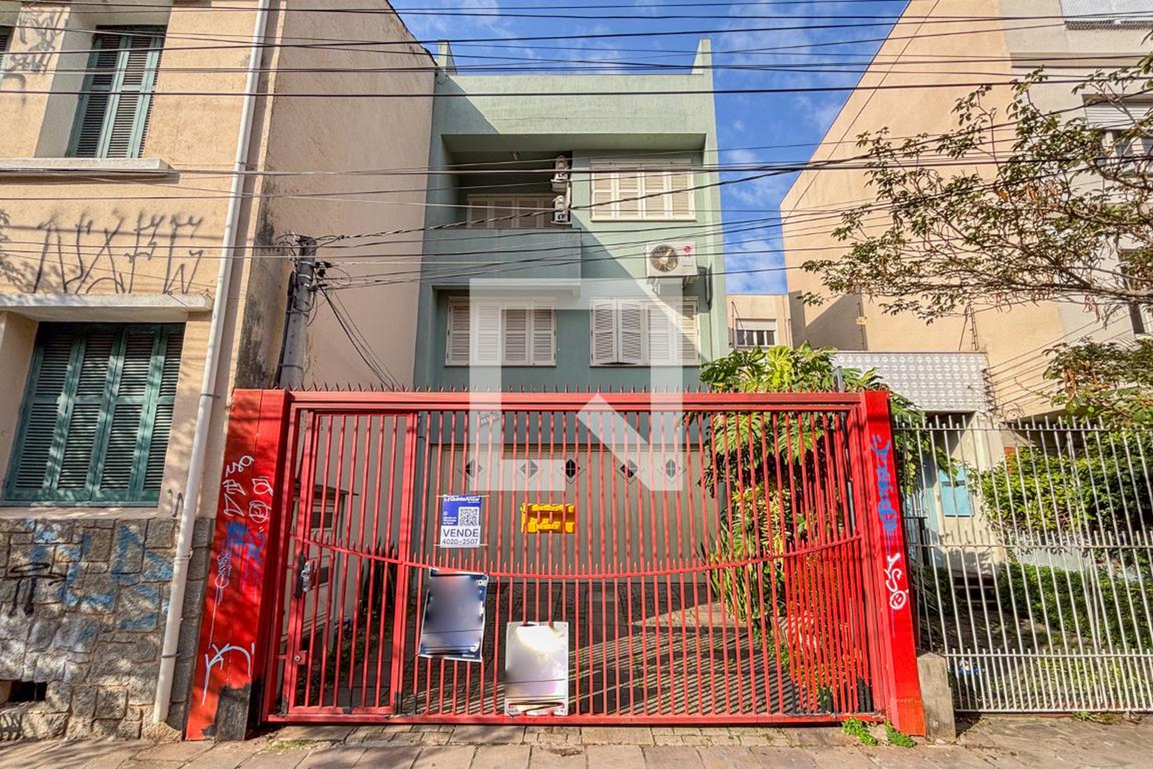 Fachada Condomínio em Rua Alberto Torres, 108