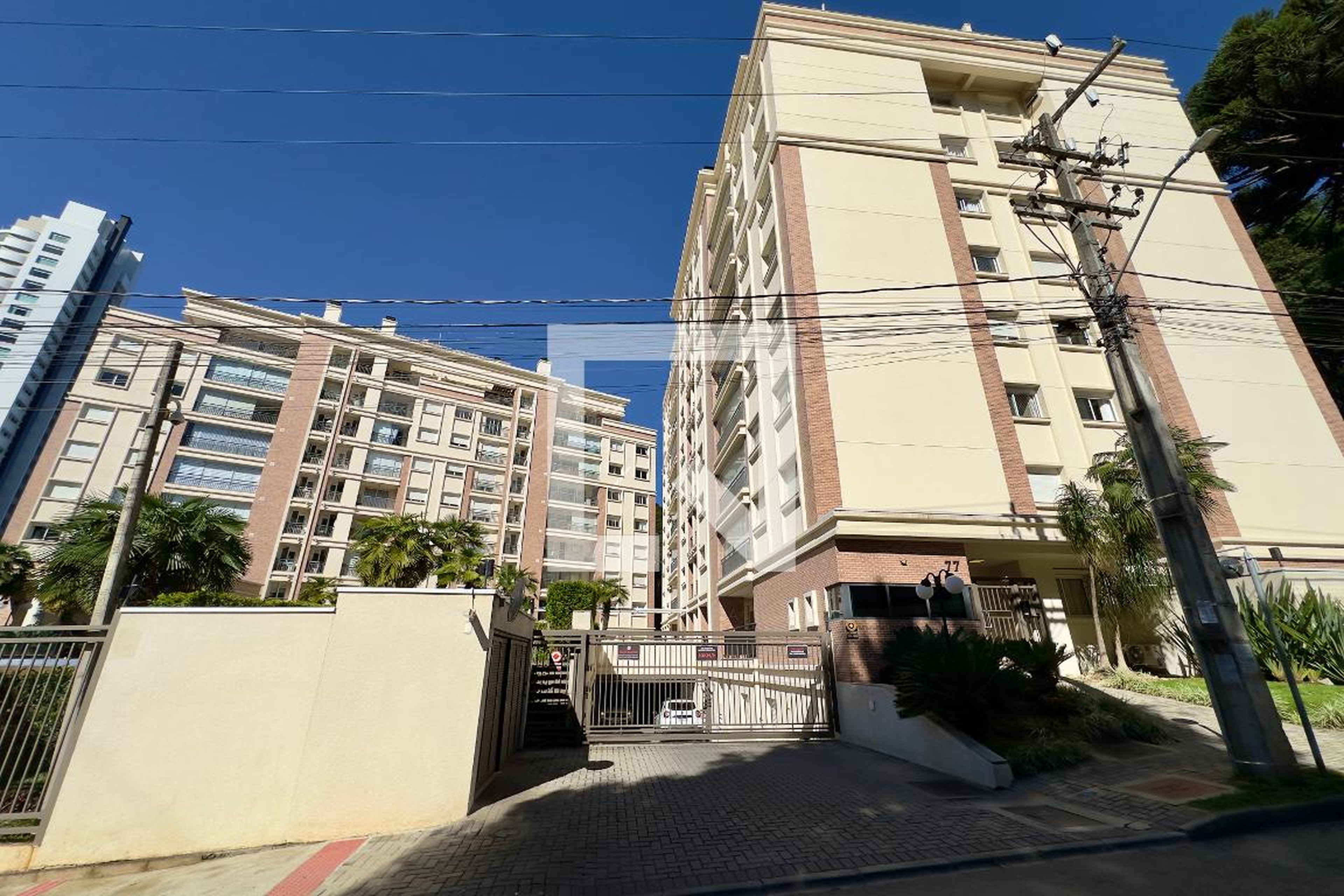 Fachada Condomínio em Rua Francisco Juglair, 77