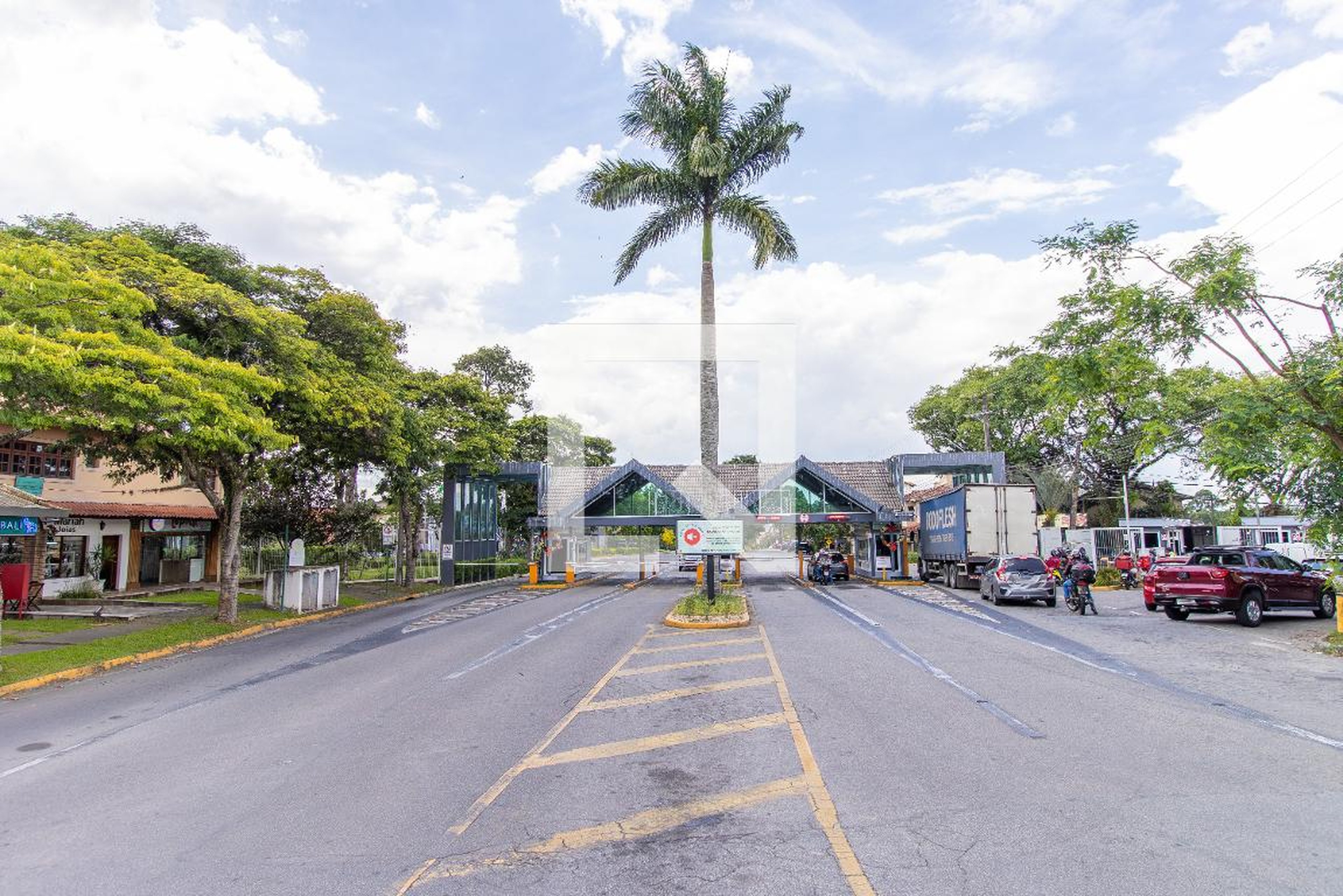 Fachada do condomínio Condomínio em Avenida Estácio de Sá, 634