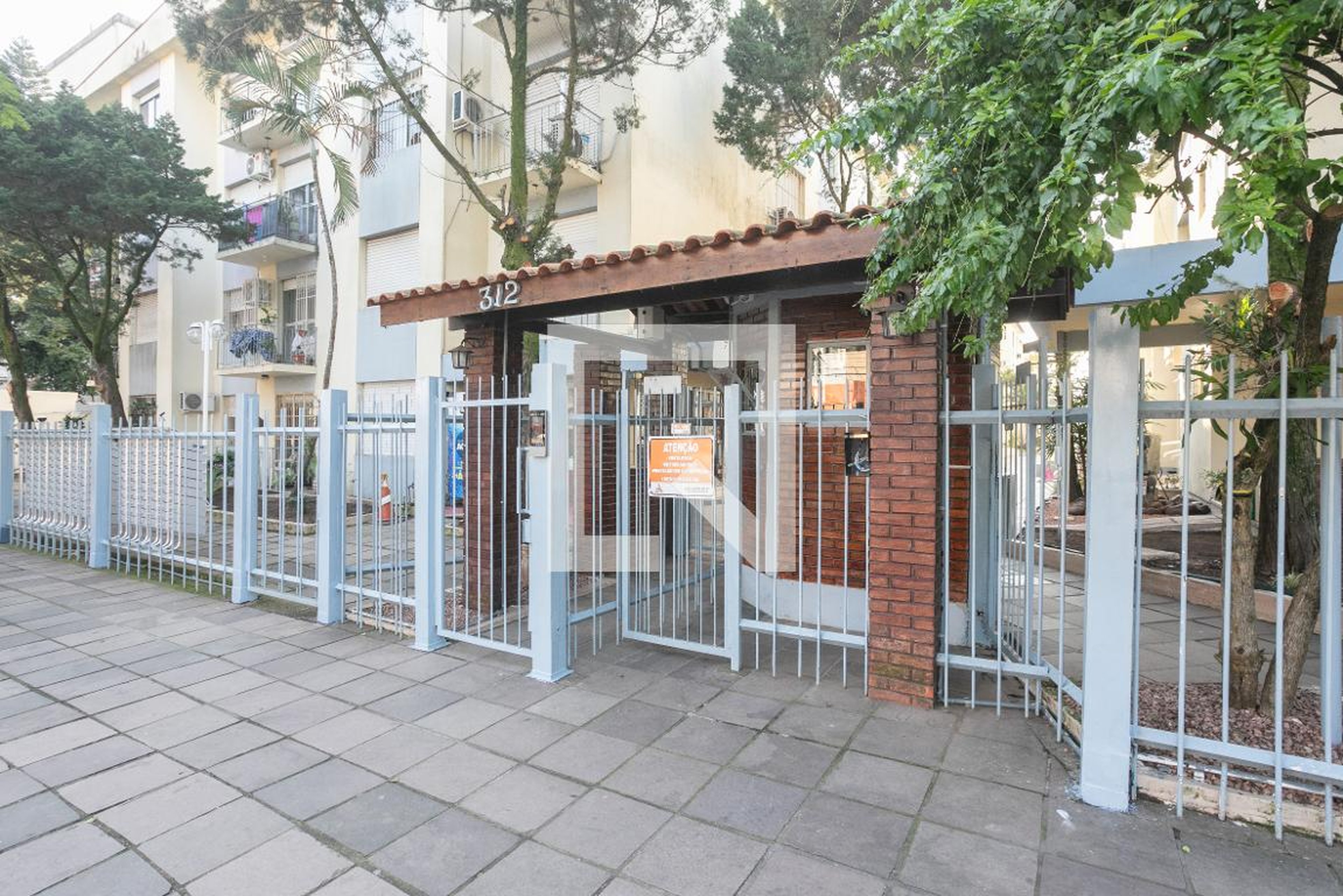 Fachada do Prédio Condomínio em Avenida Engenheiro Francisco Rodolfo Simch, 3