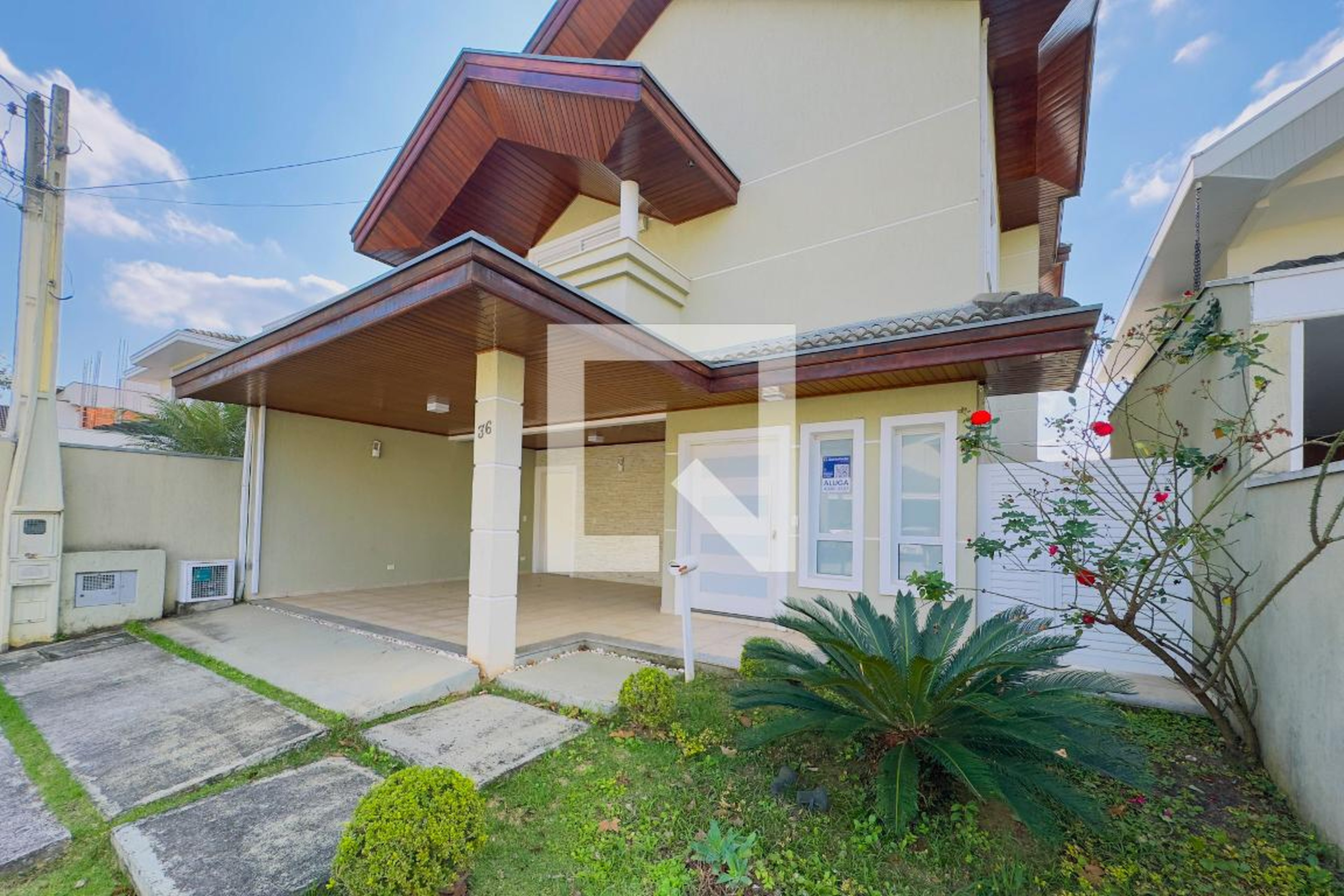 Fachada Condomínio em Rua Benedito Freire, 36