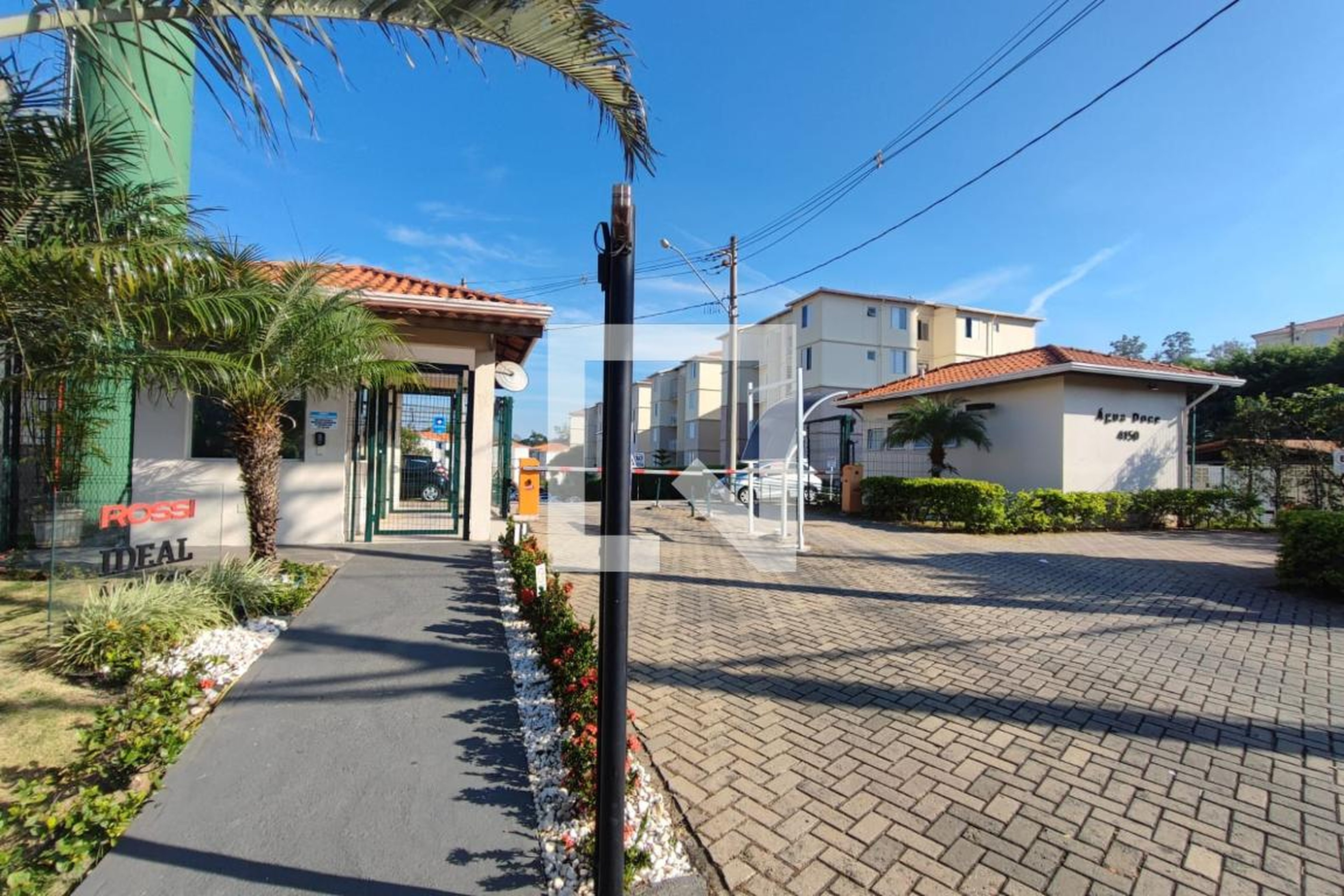 Fachada do Condomínio Condomínio Água Doce