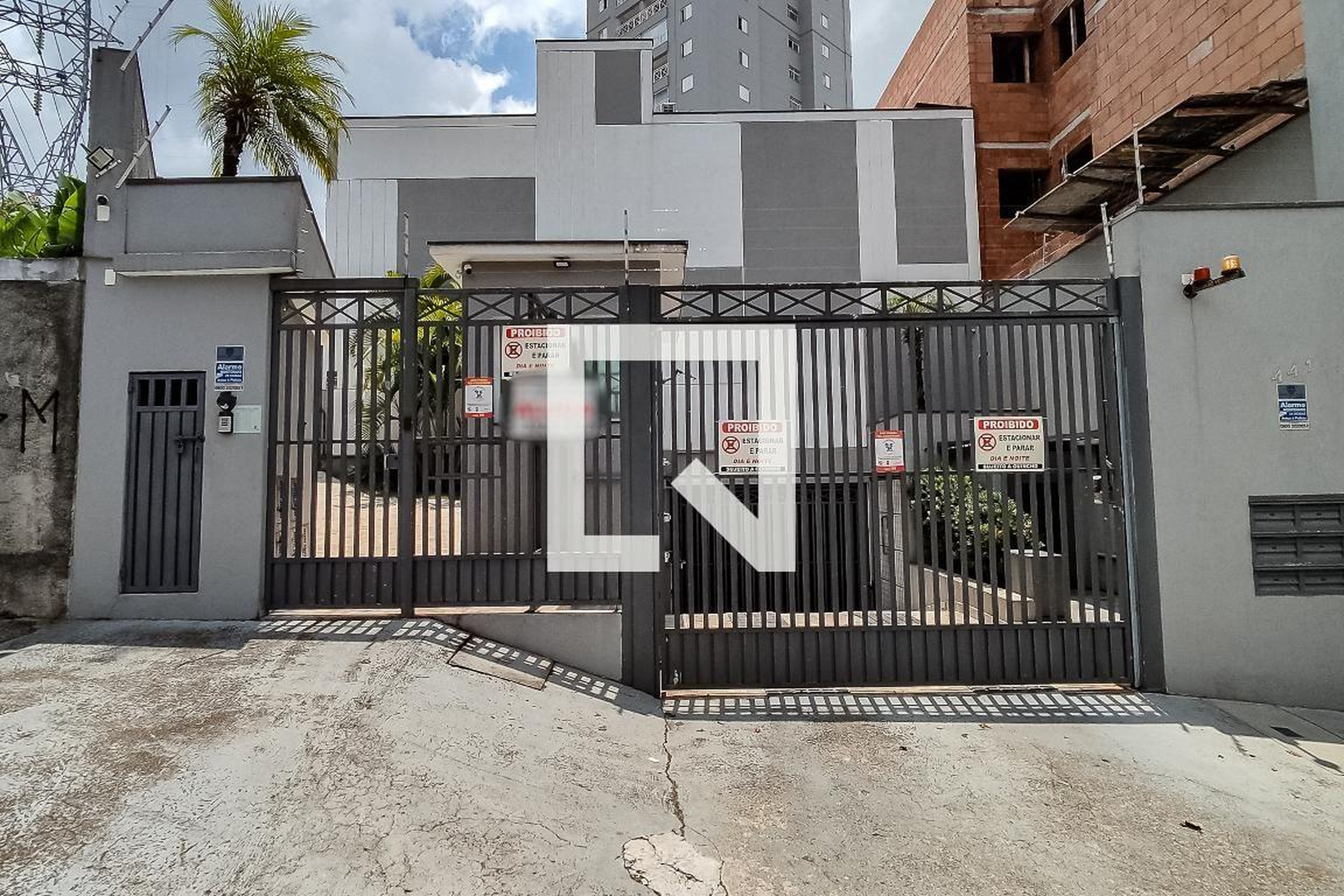 Fachada Condomínio em Rua Manoel Coelho da Silva, 441