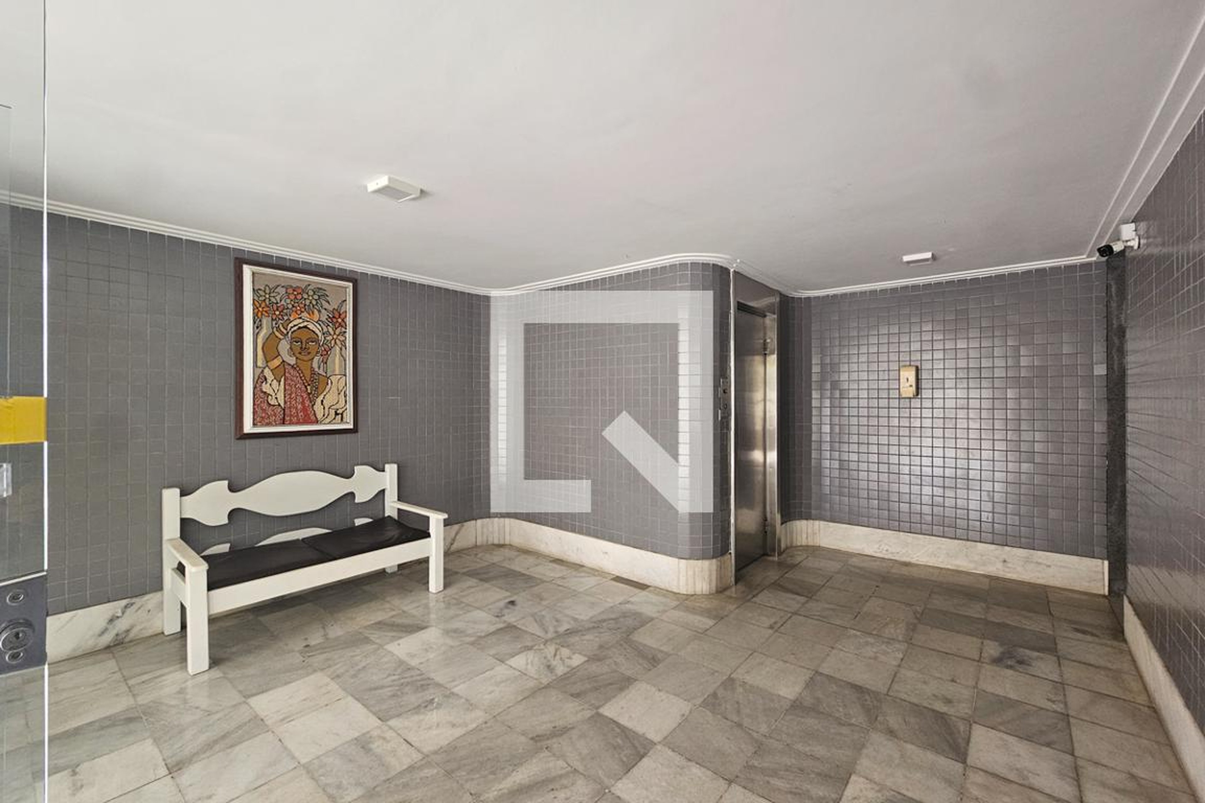 Hall de entrada Condomínio Apartamento no bairro Canela