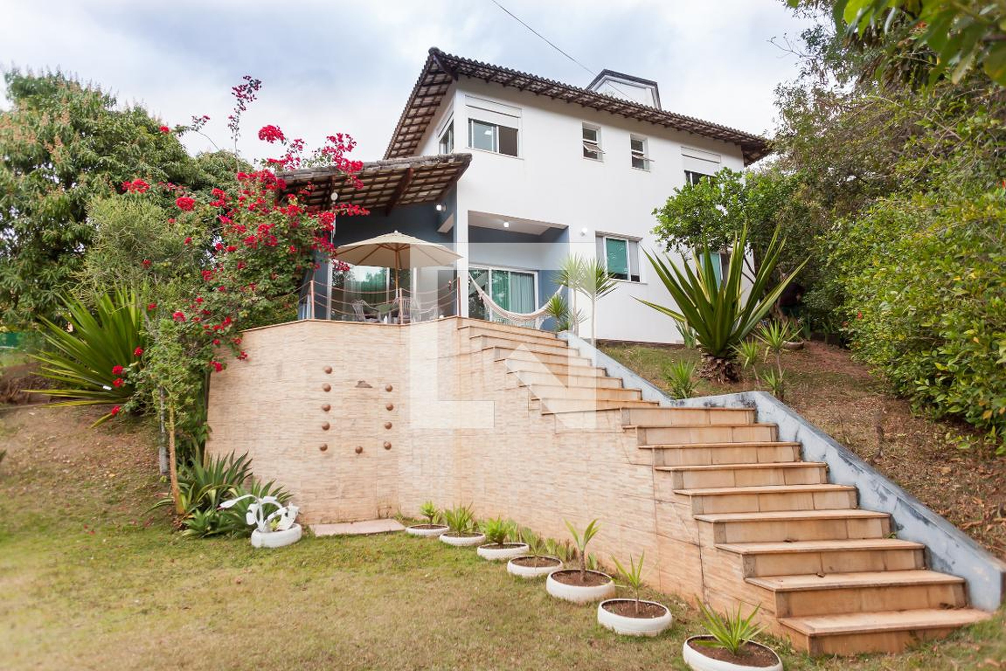 Fachada Condomínio em Alameda do Quati, 0