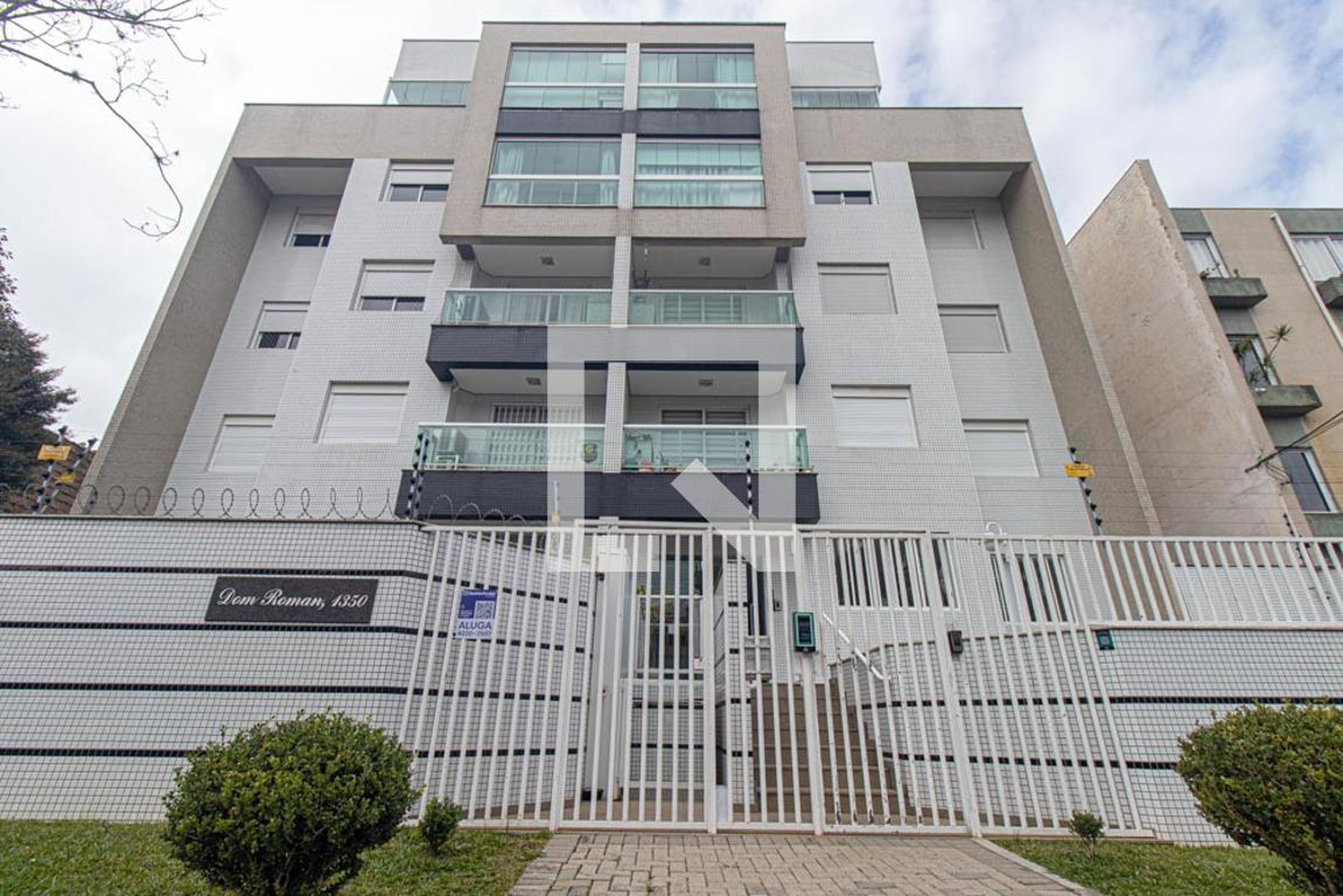 Fachada do Condomínio Edifício Dom Roman.41-999538-2200