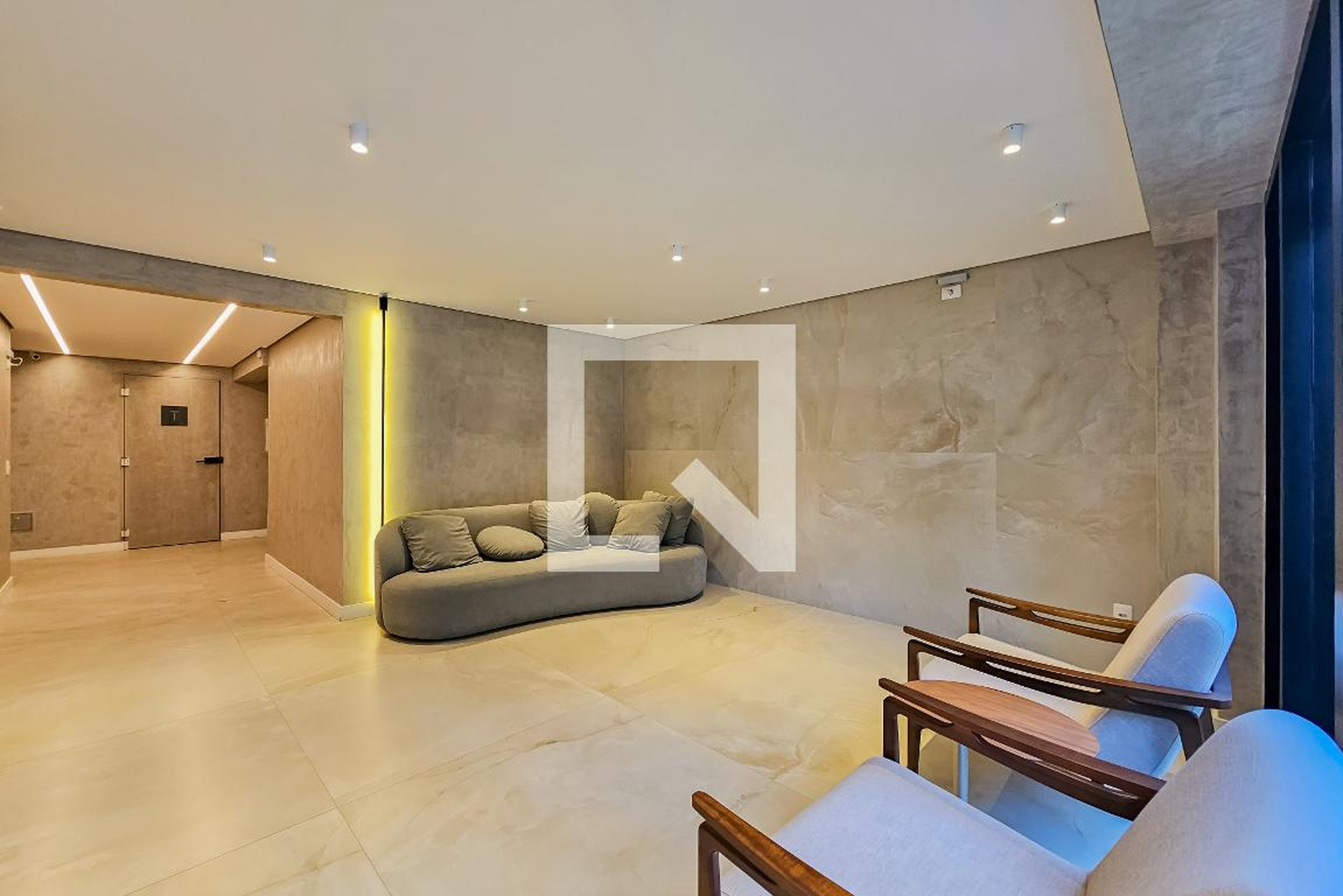 Hall de Entrada Condomínio em Rua Padre Marinho, 211