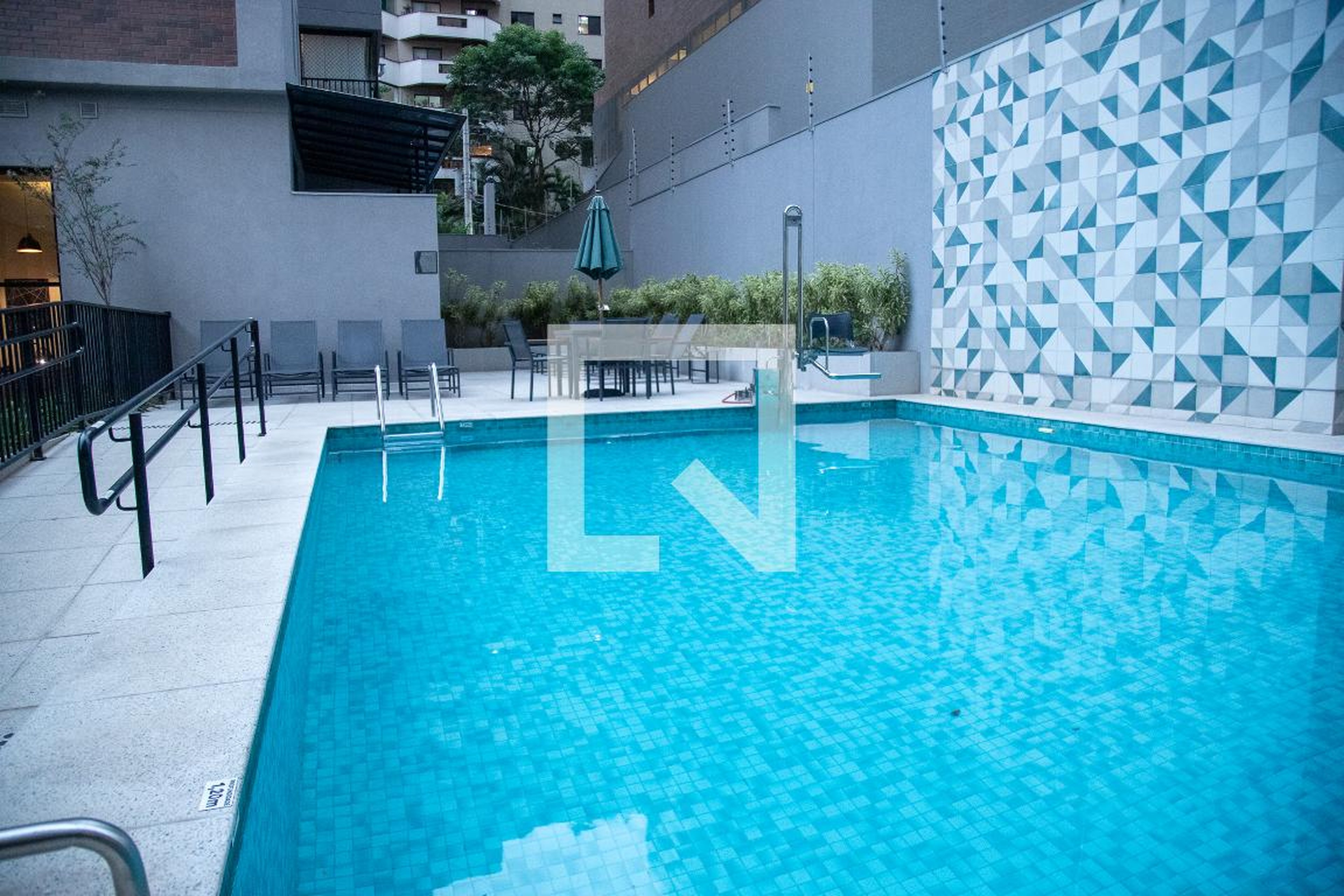 Piscina - Auster Brooklin