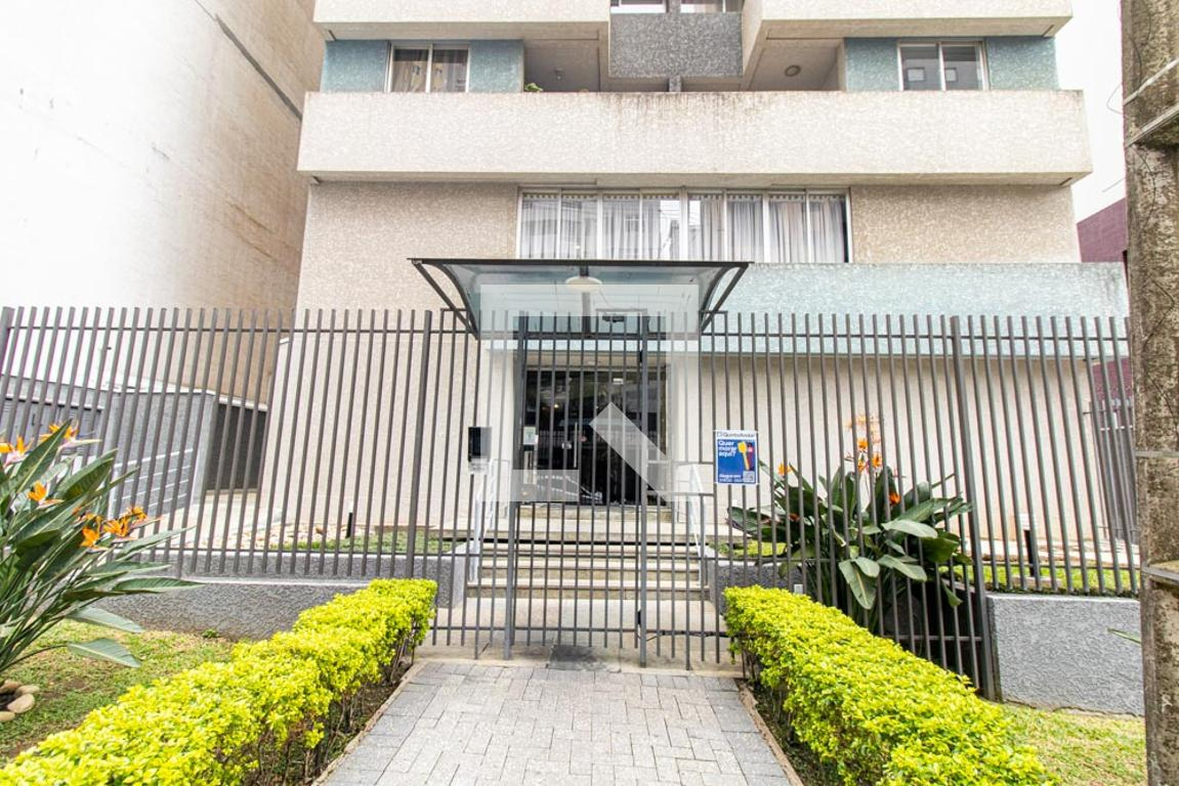 Fachada do Condomínio Condomínio Champagnat Silver