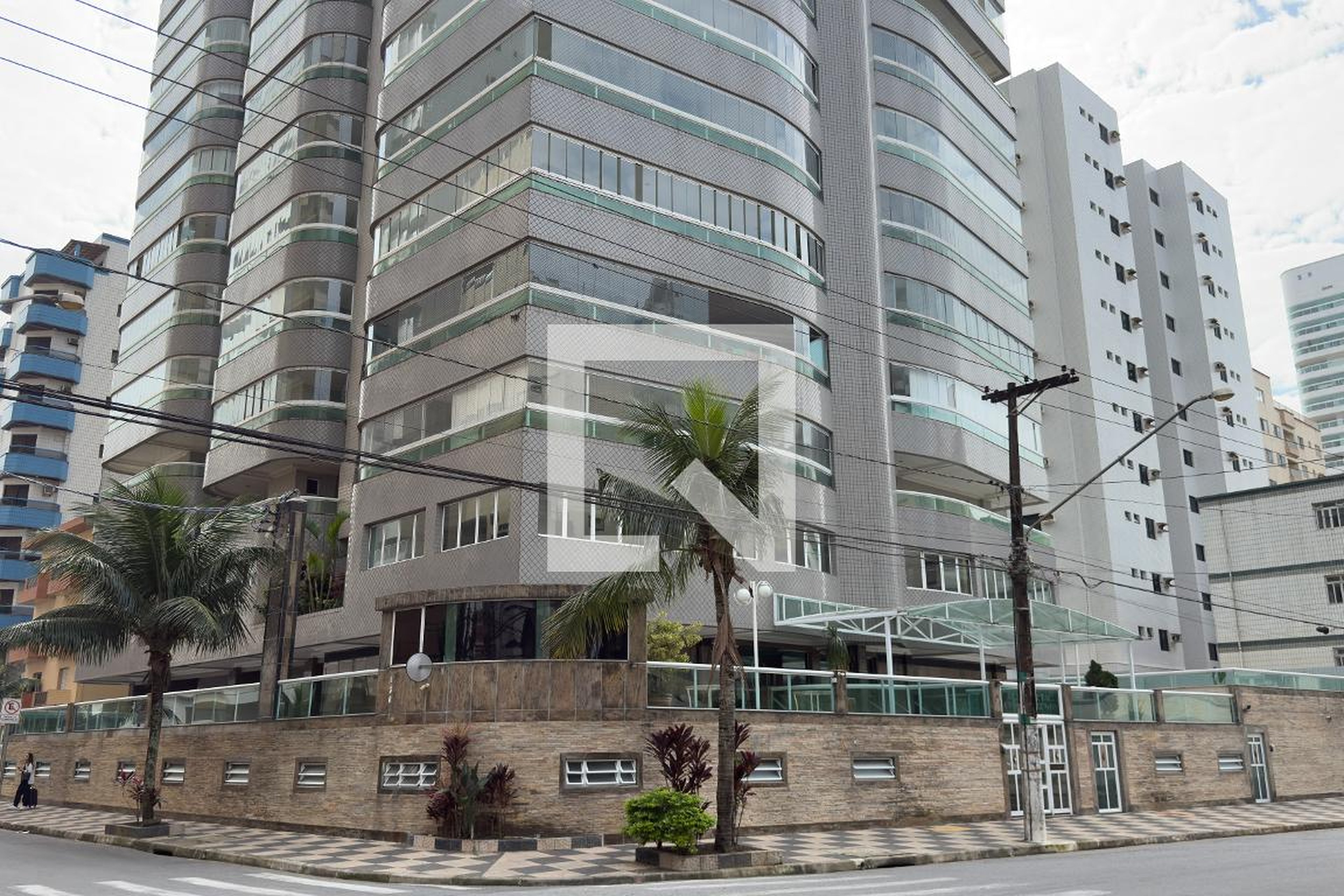 Fachada do Prédio Condomínio em Rua Uirapuru, 113