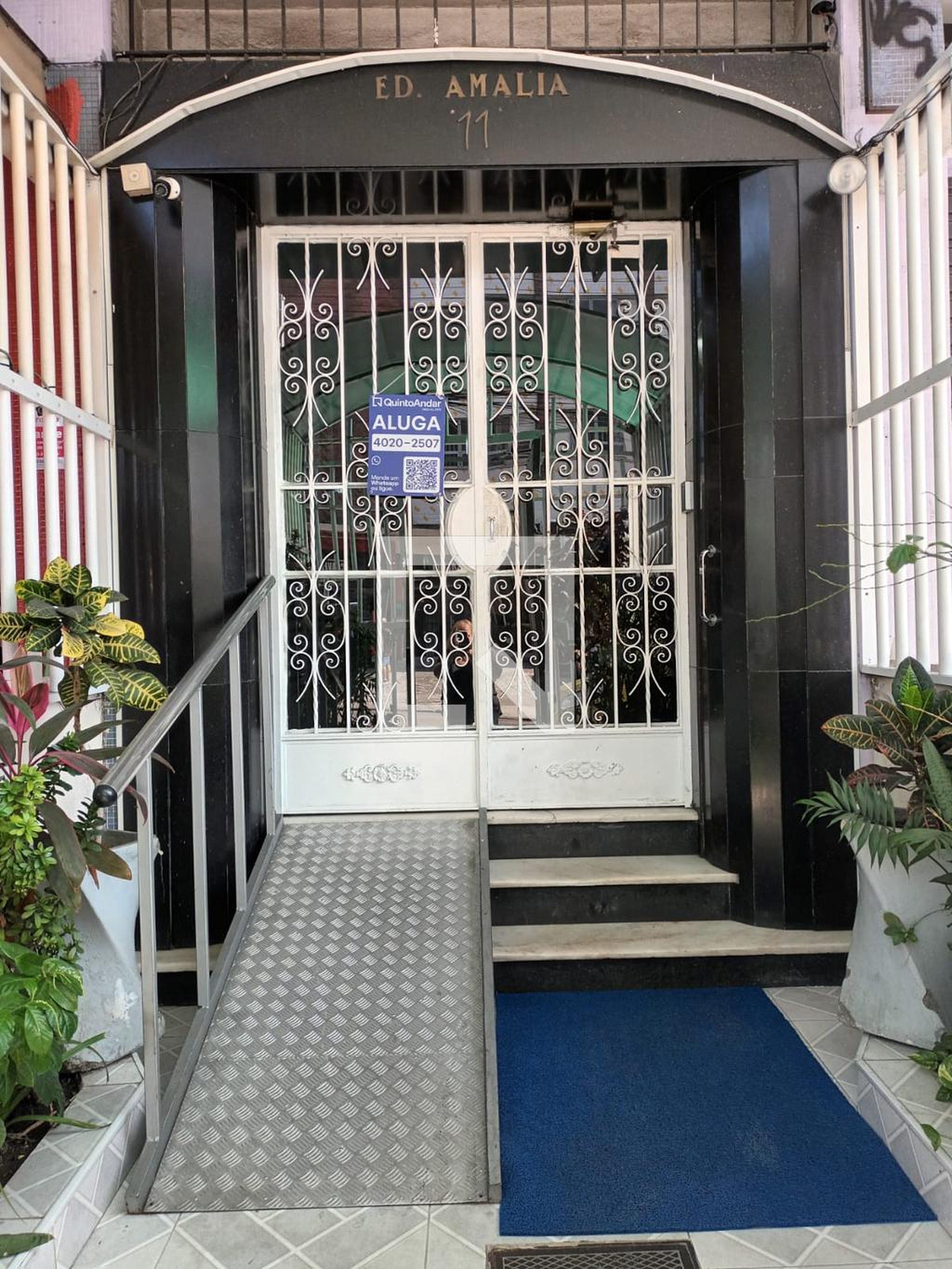 Fachada Condomínio em Rua Amália, 11