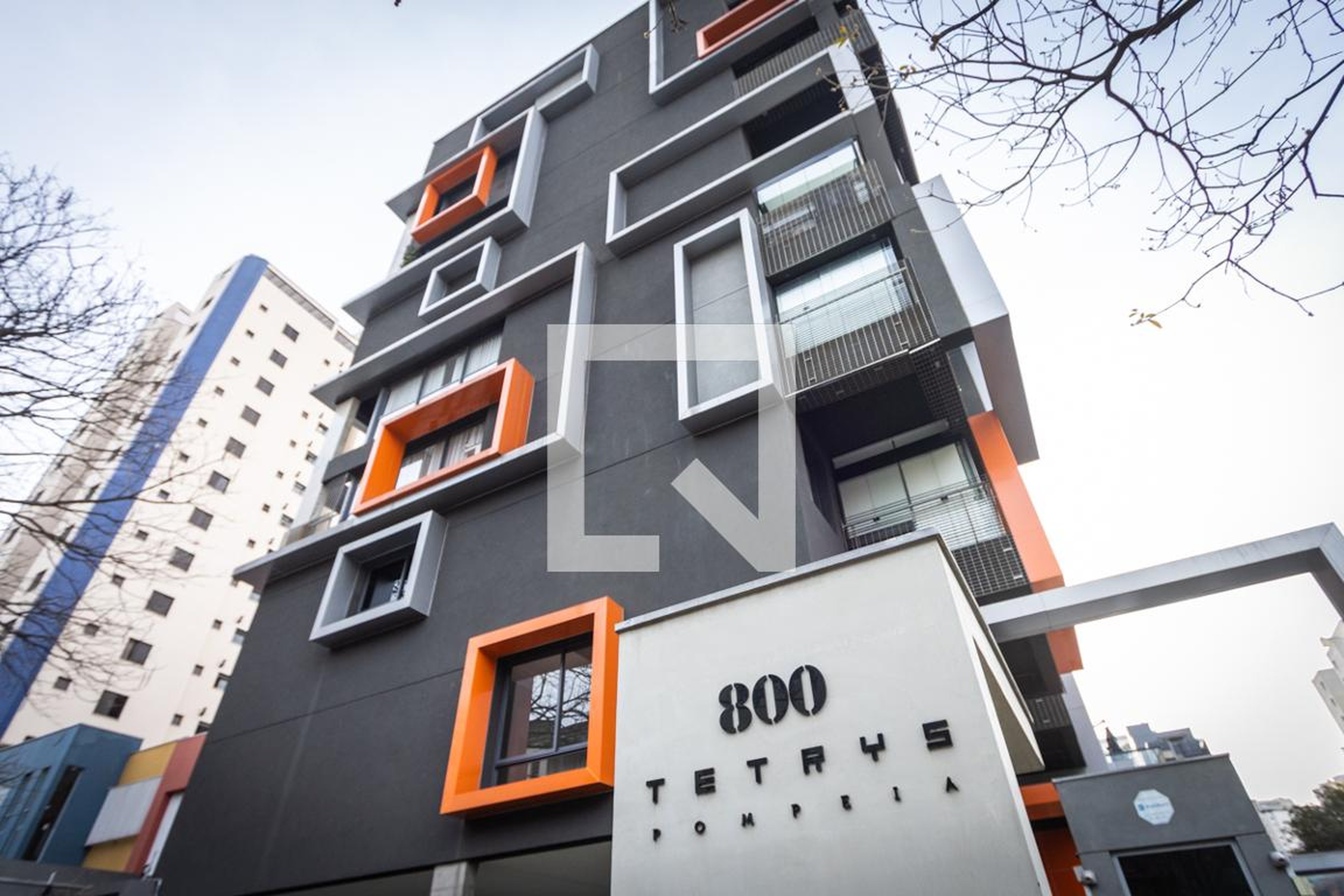 Fachada Condomínio em Rua Miranda Guerra, 800