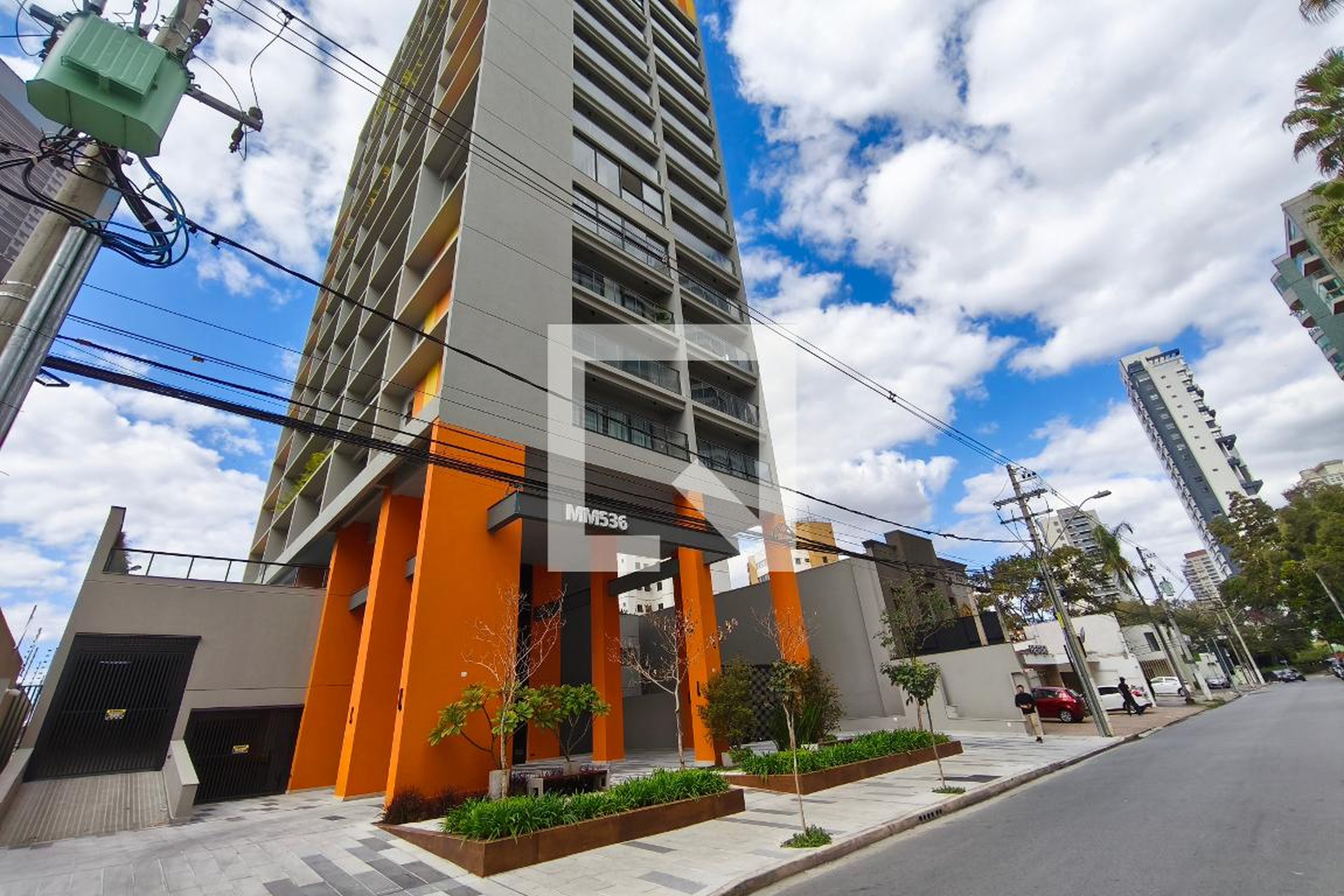 Fachada do Condomínio Condomínio Mm536