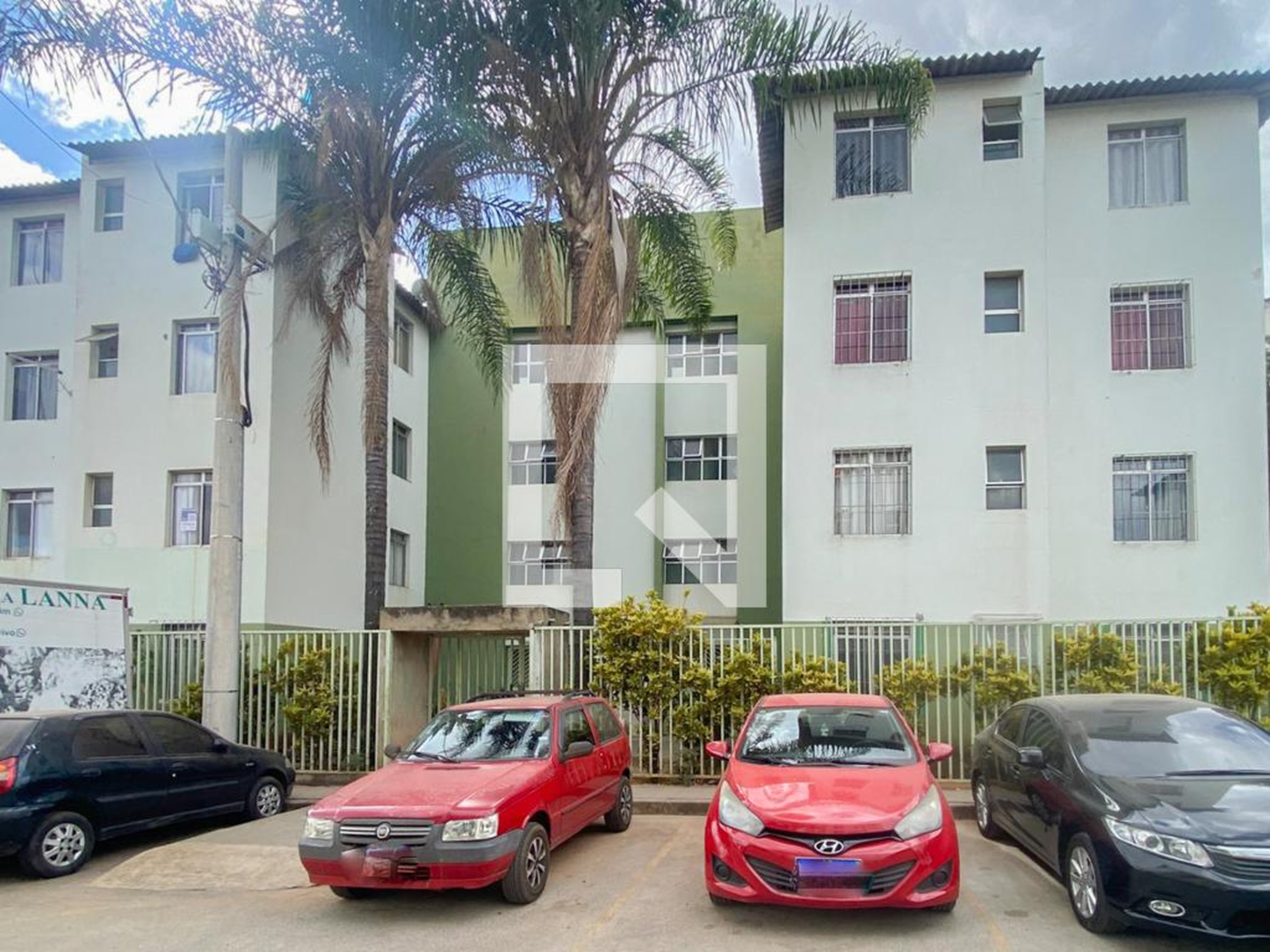 Fachada Condomínio em Rua das Goiabeiras, 30