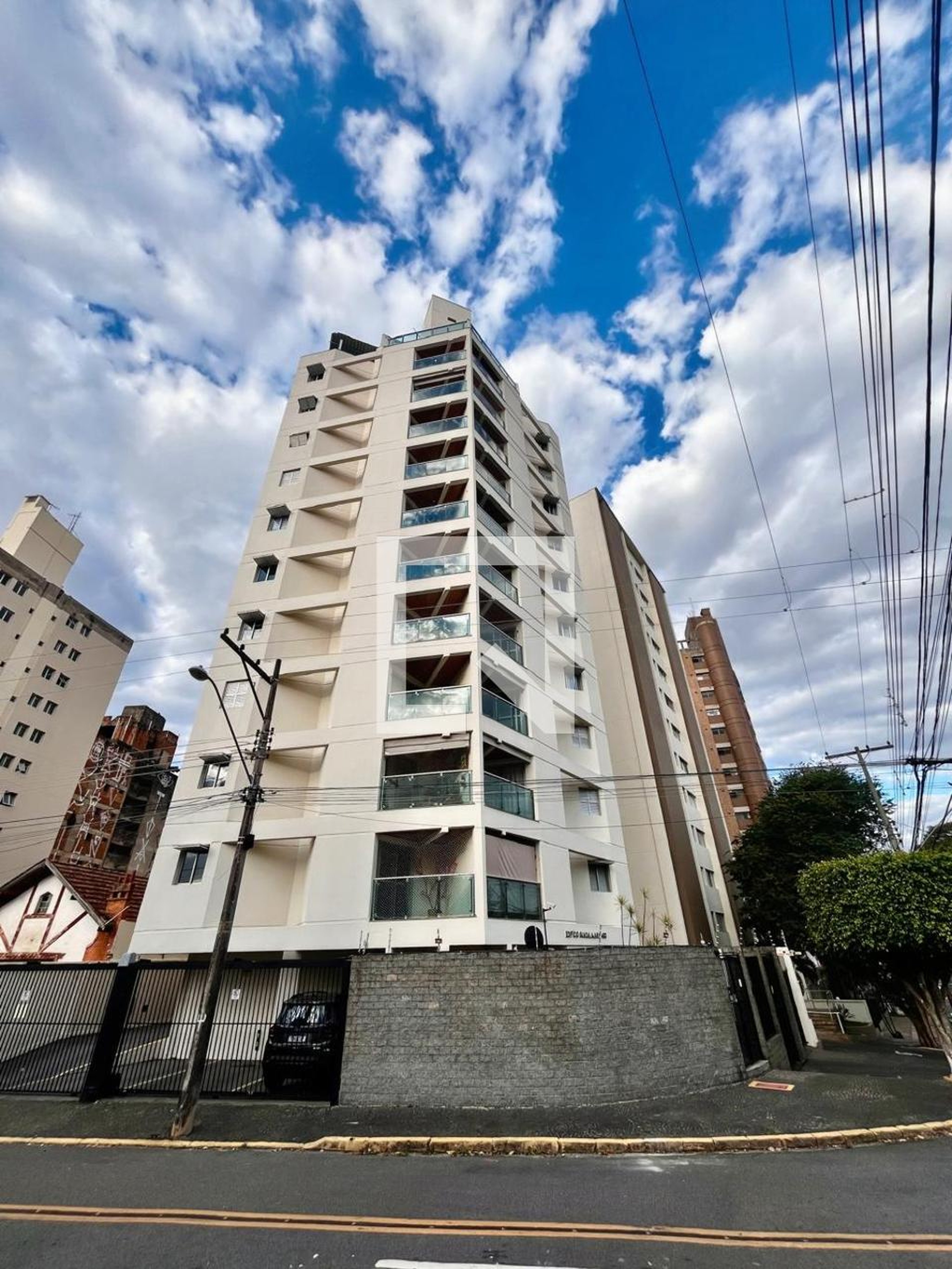 Fachada do Prédio Condomínio Guadalajara