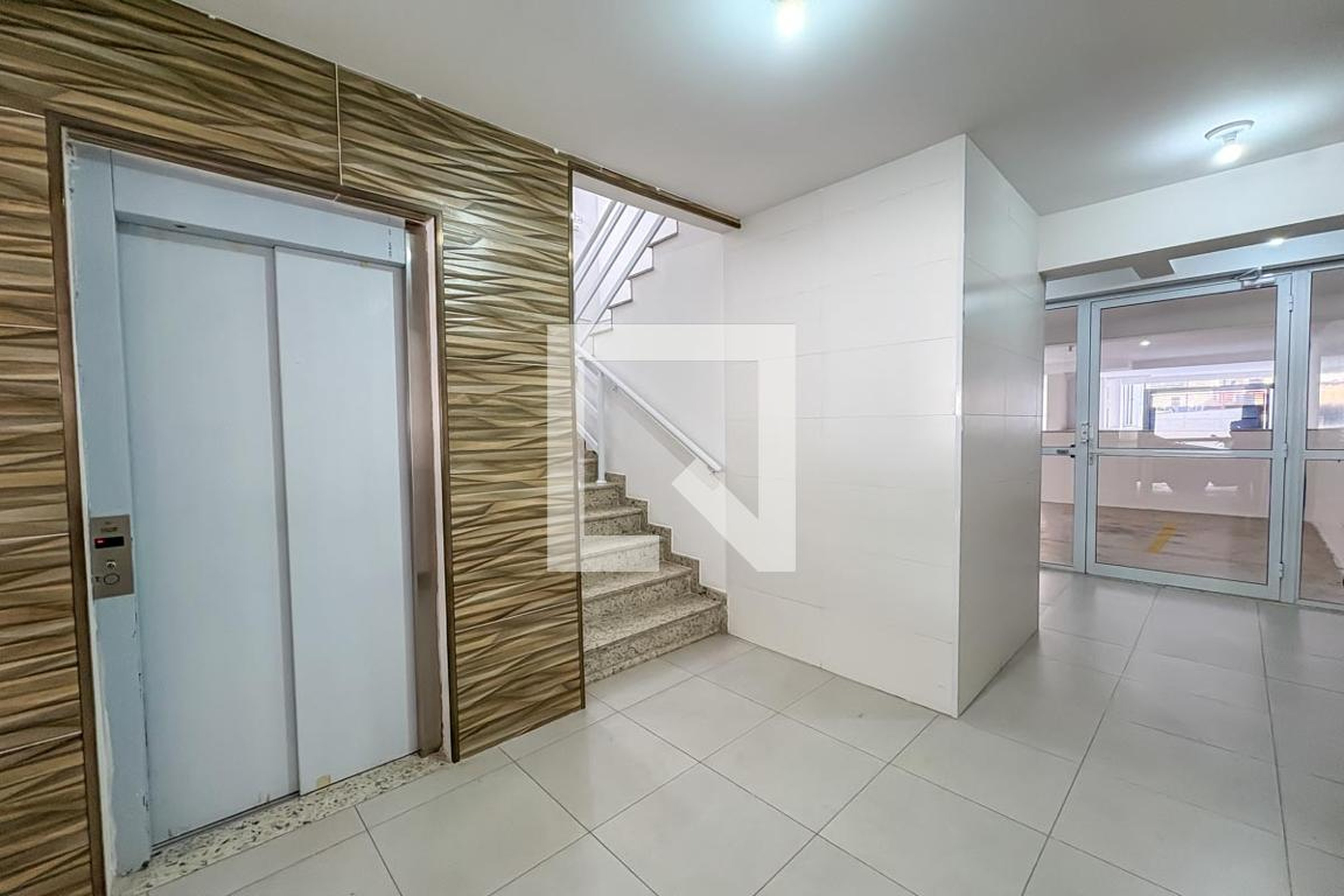 Elevador - Residencial Hawby