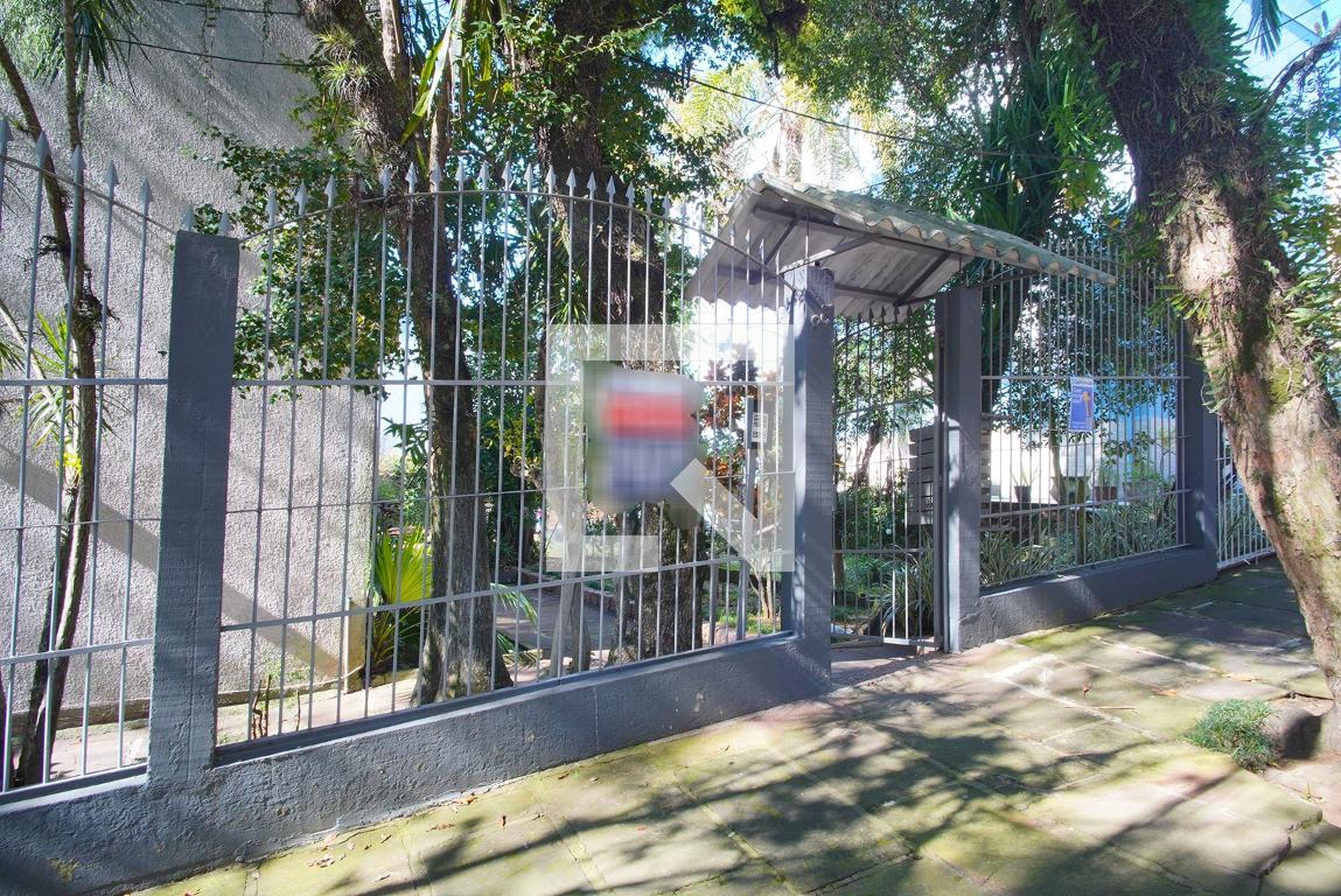 Fachada Condomínio em Rua Dom Jaime de Barros Câmara, 83