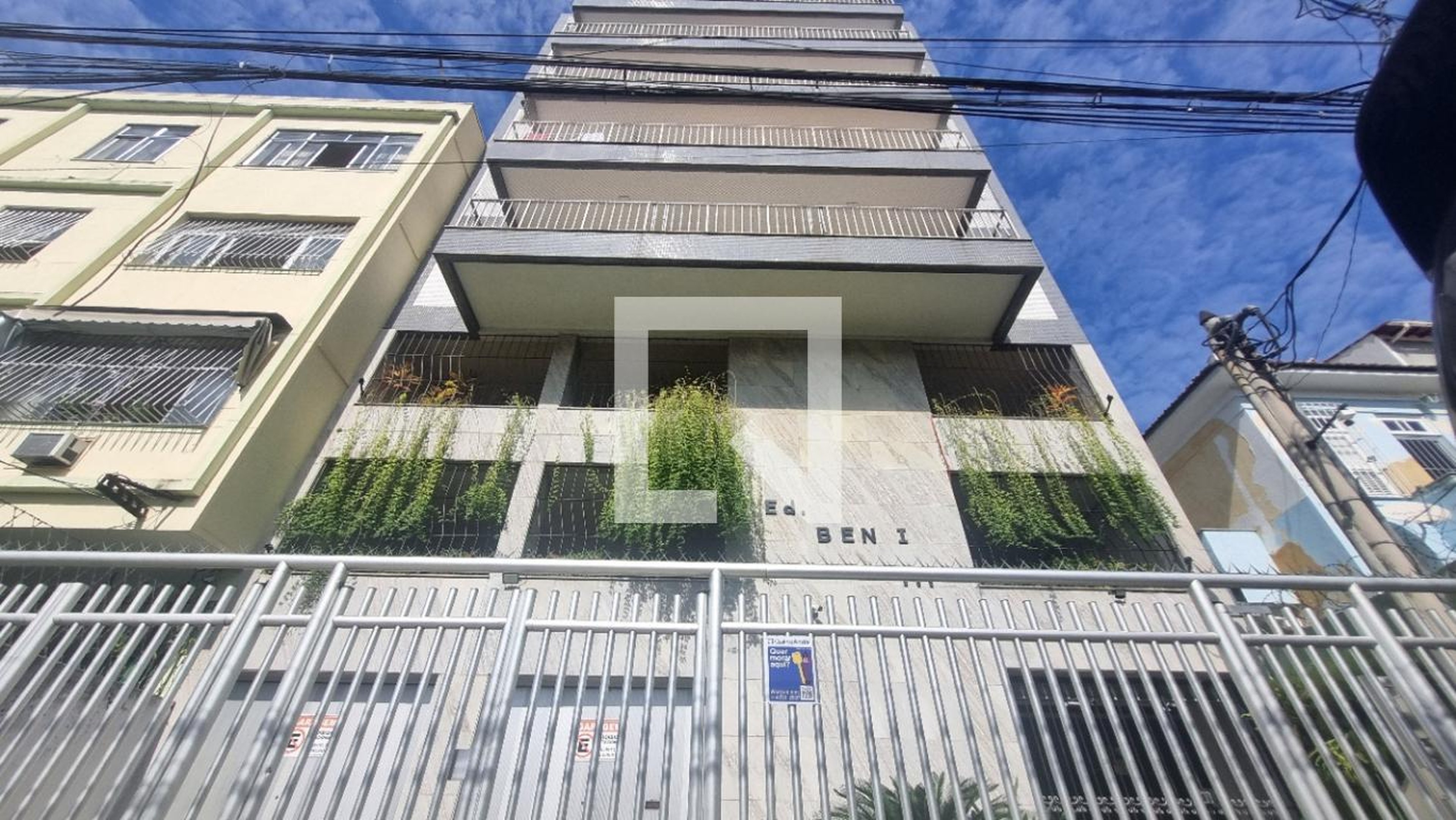 Fachada Condomínio em Rua Nossa Senhora de Lourdes, 111