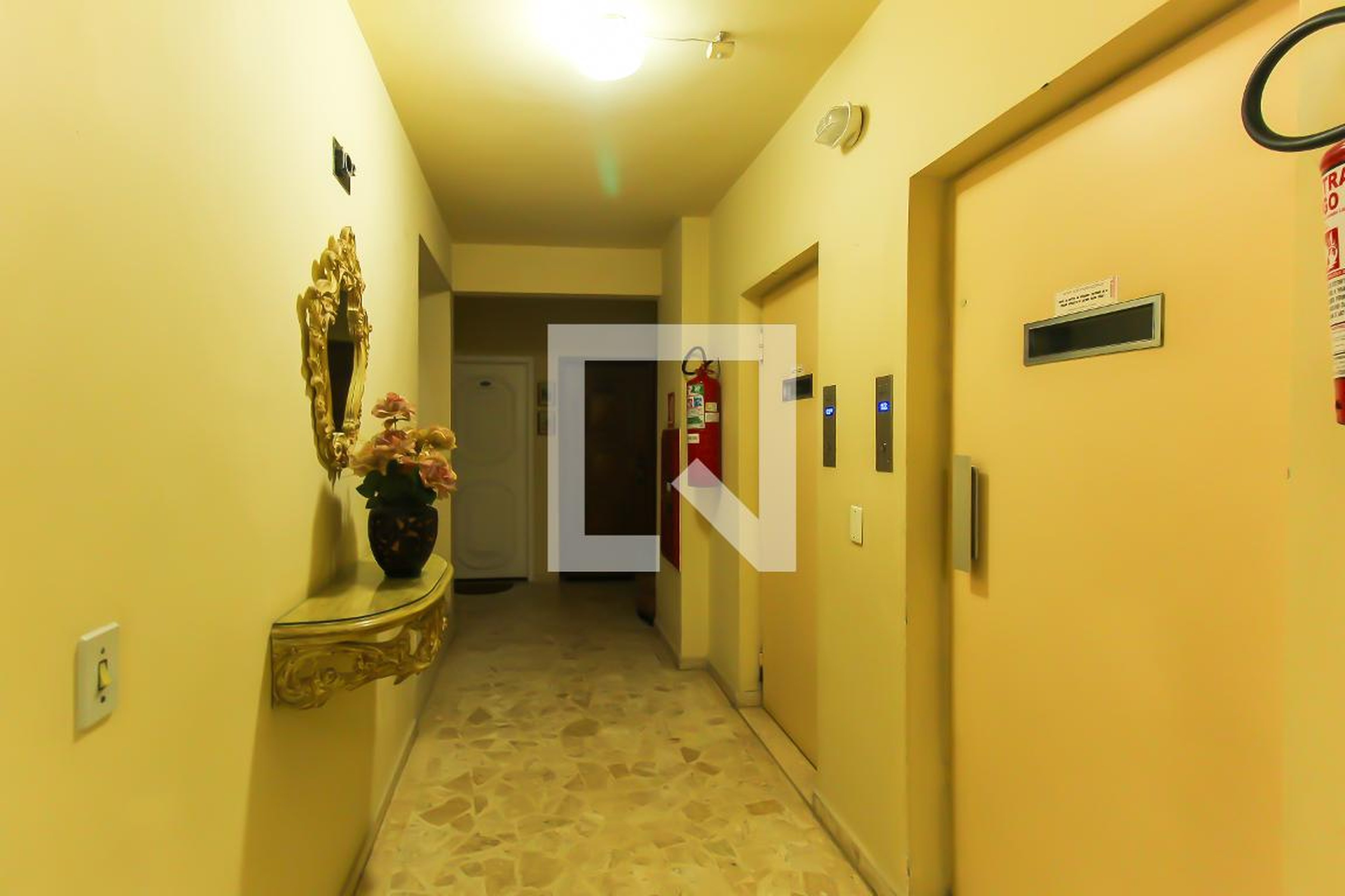 Elevador - Edifício Tirreno Adriático