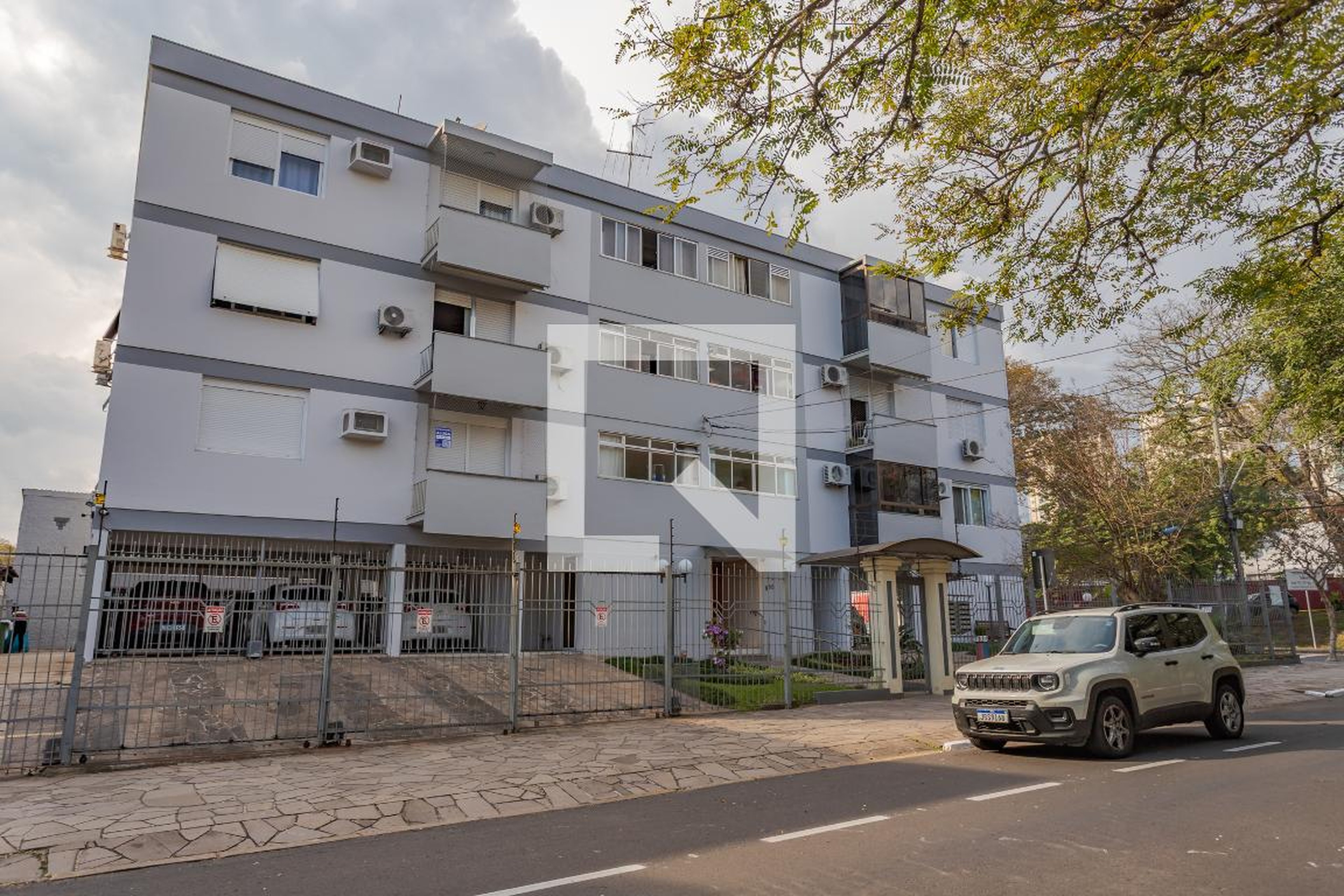 Fachada Condomínio em Avenida Francisco Trein, 898