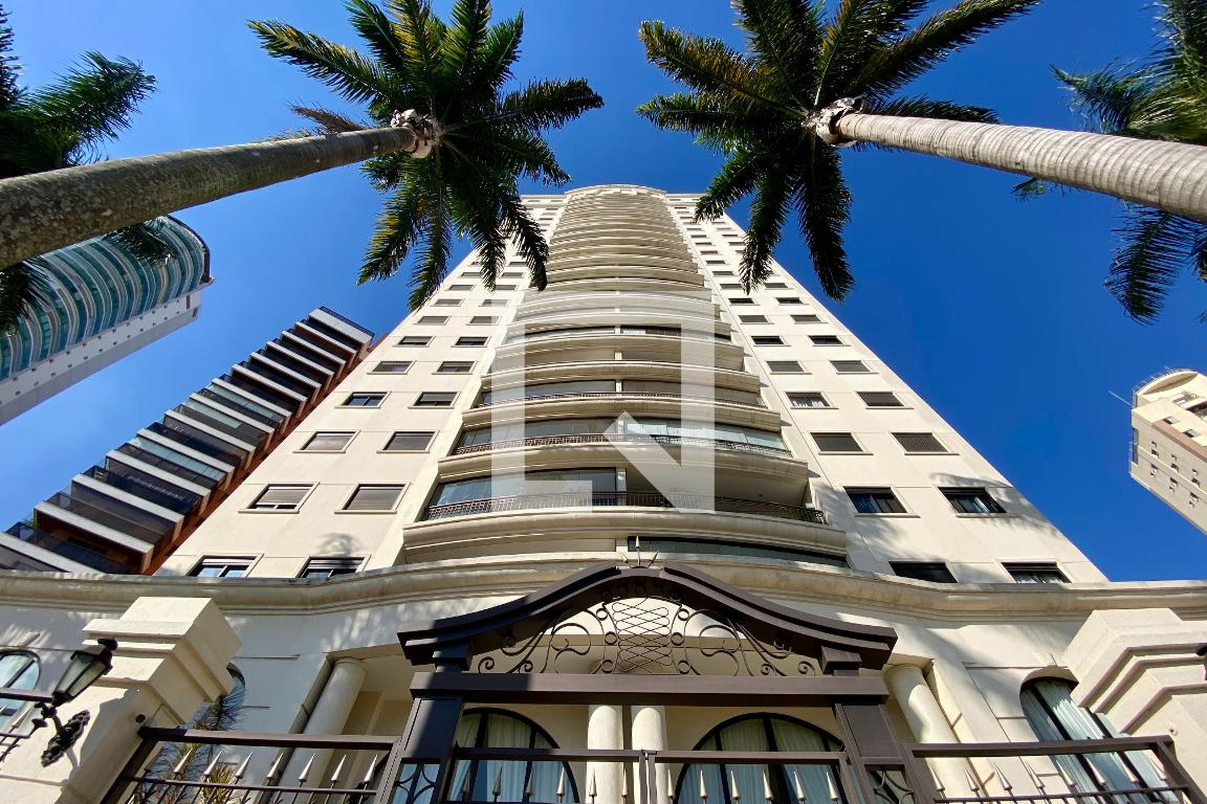 Fachada Condomínio Chateau Du Parc