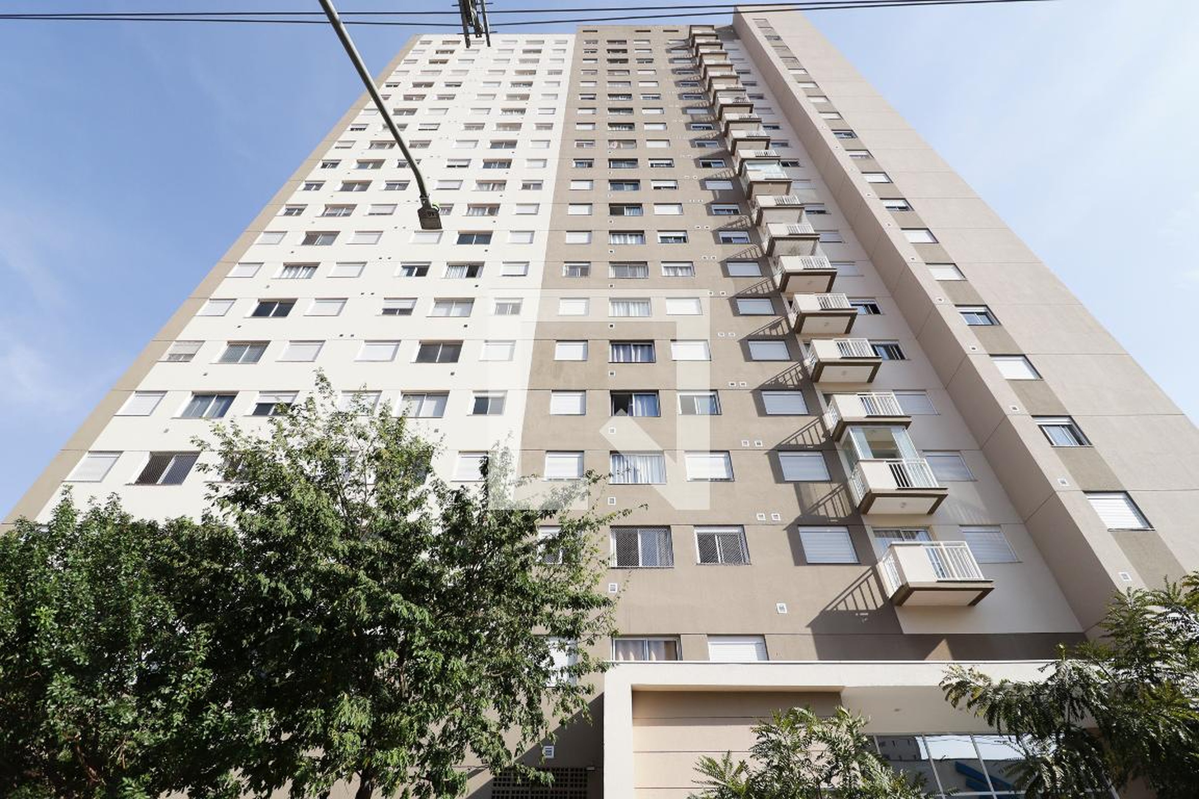 Fachada Condomínio em Avenida General Ataliba Leonel, 77