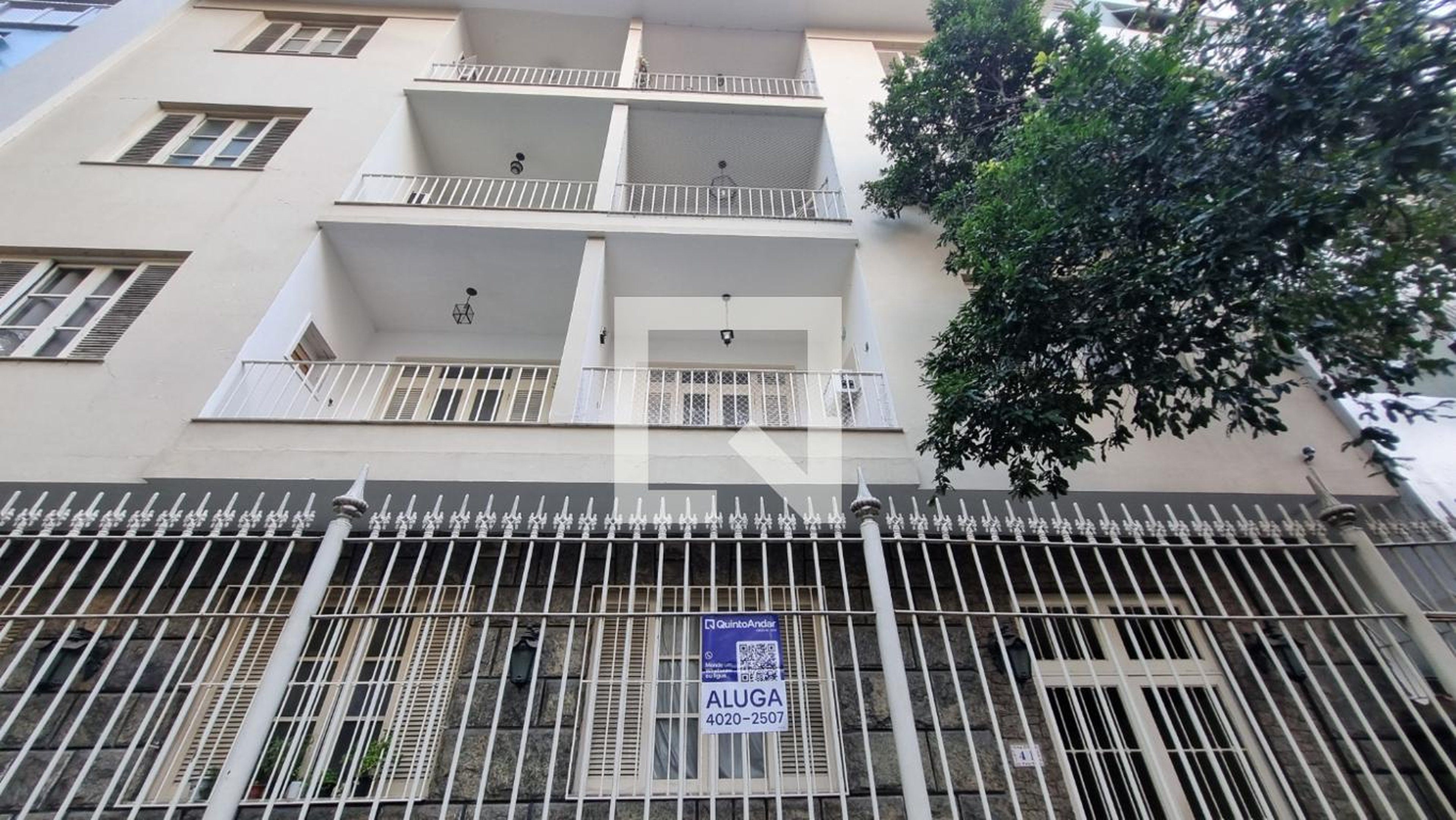 Fachada Condomínio em Rua Visconde de Figueiredo, 41