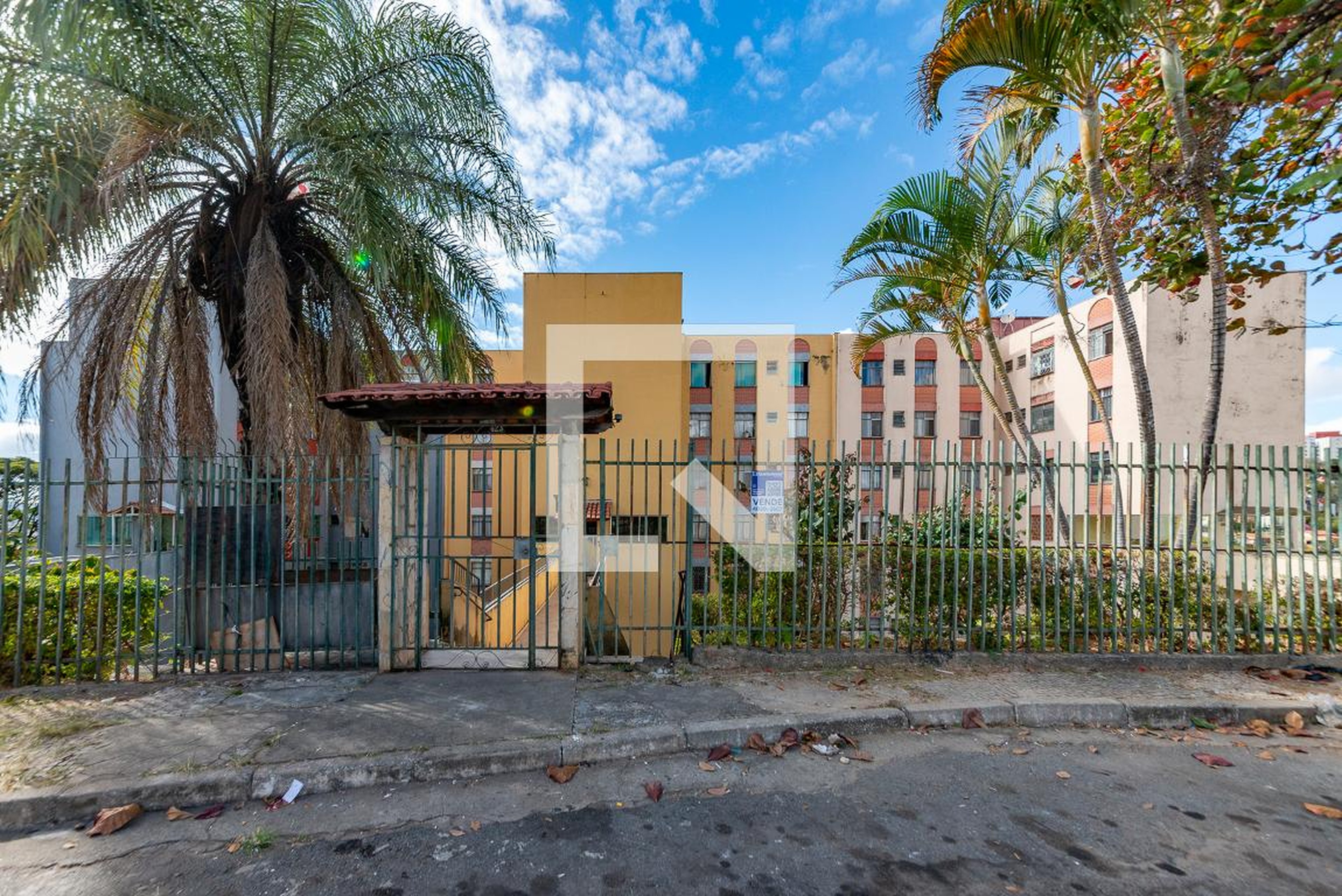 Fachada Condomínio em Rua Patrício Barbosa, 423