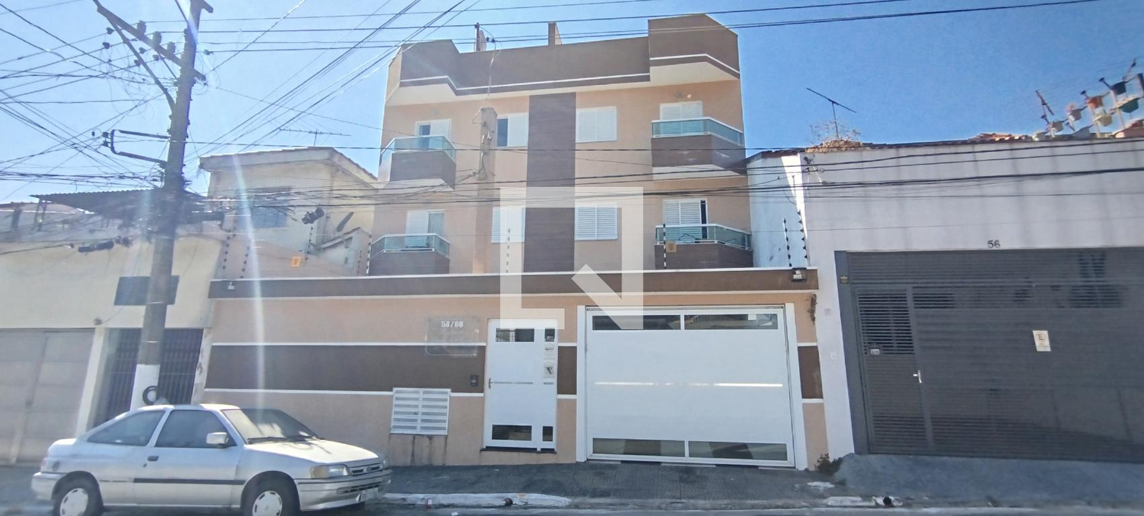 Fachada Condomínio em Rua Antônio Rodrigues dos Ouros, 58