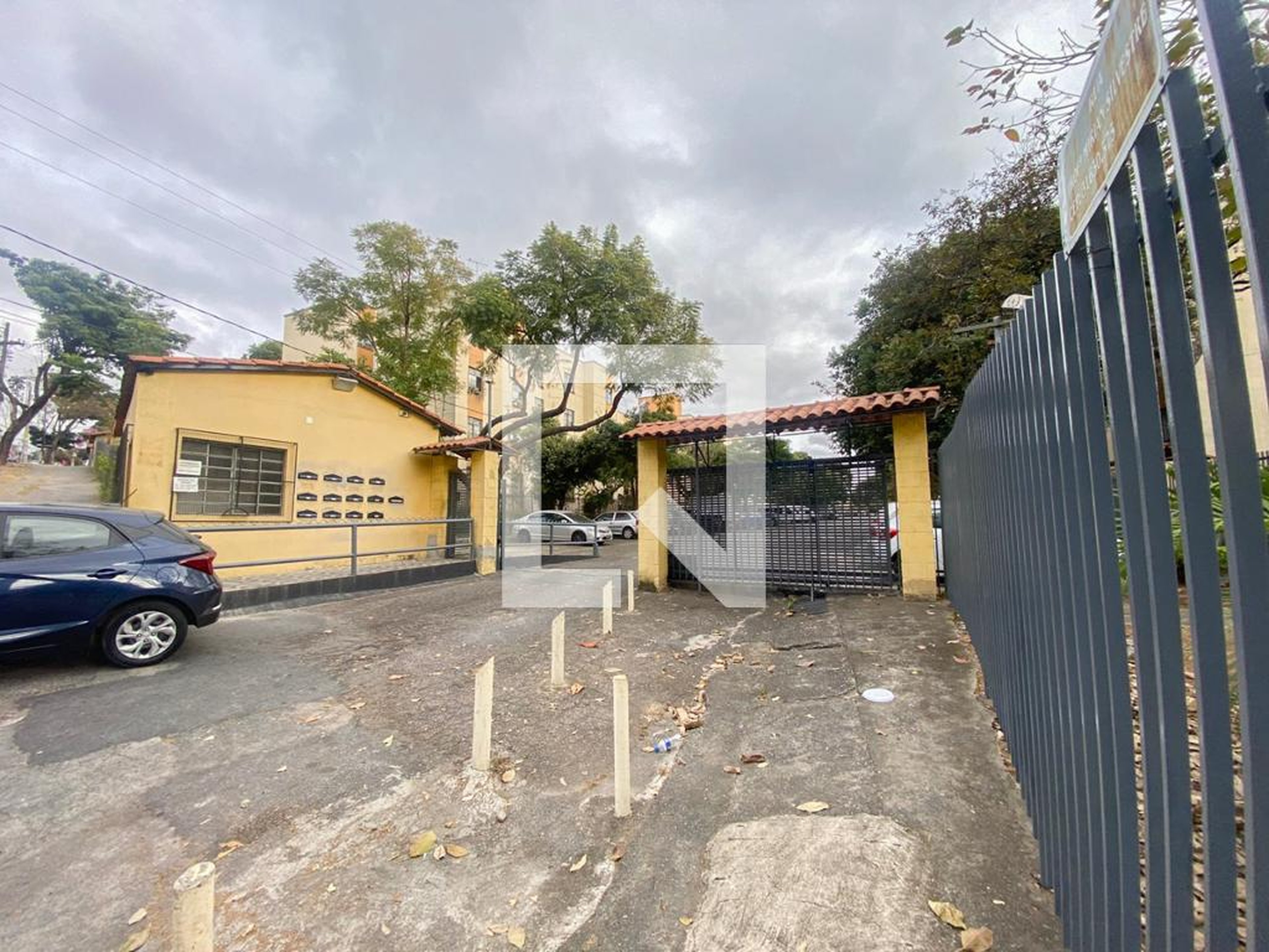 Fachada Condomínio em Rua Professora Mirian Silvestre, 336