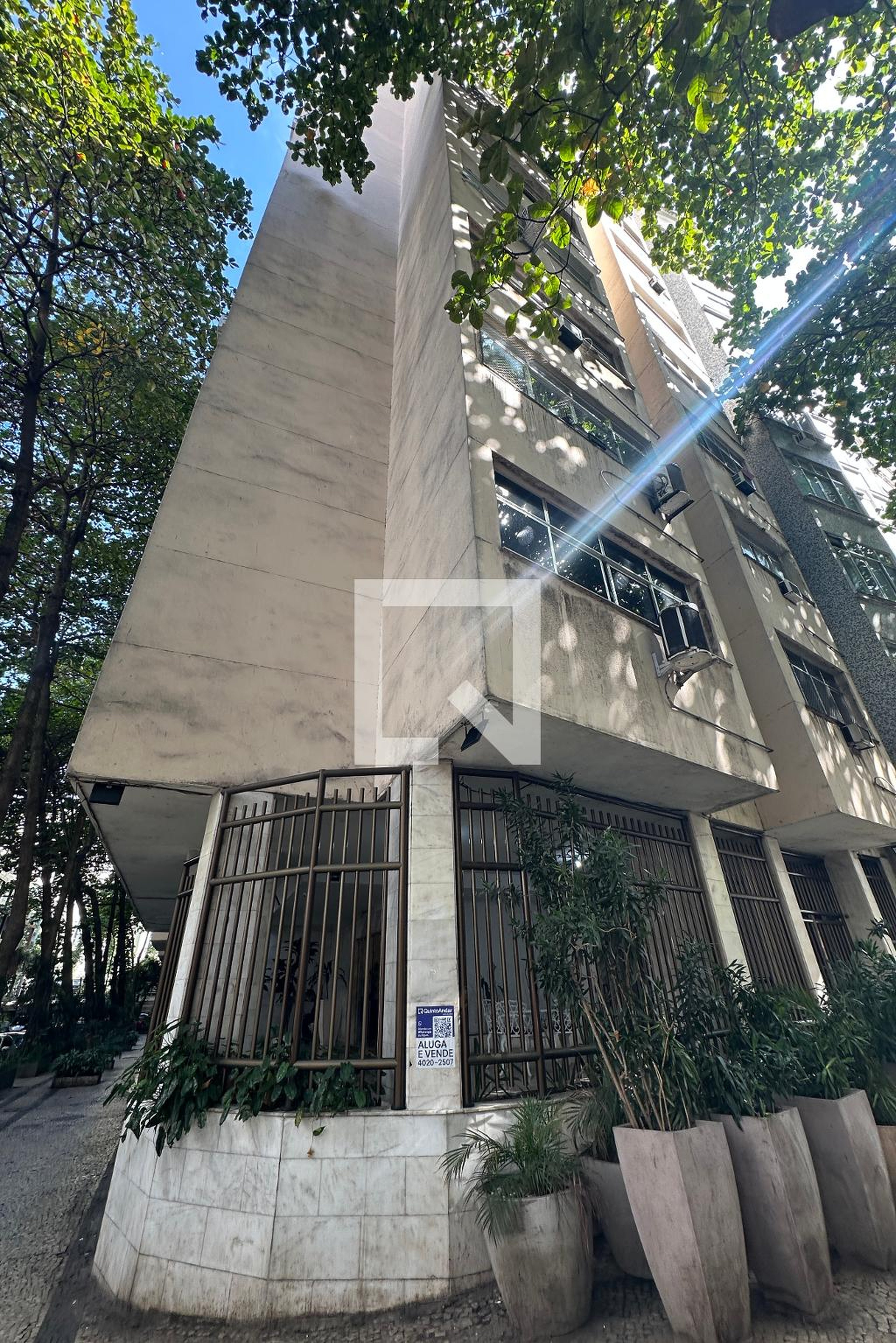 Fachada Condomínio em Rua Joseph Bloch, 50