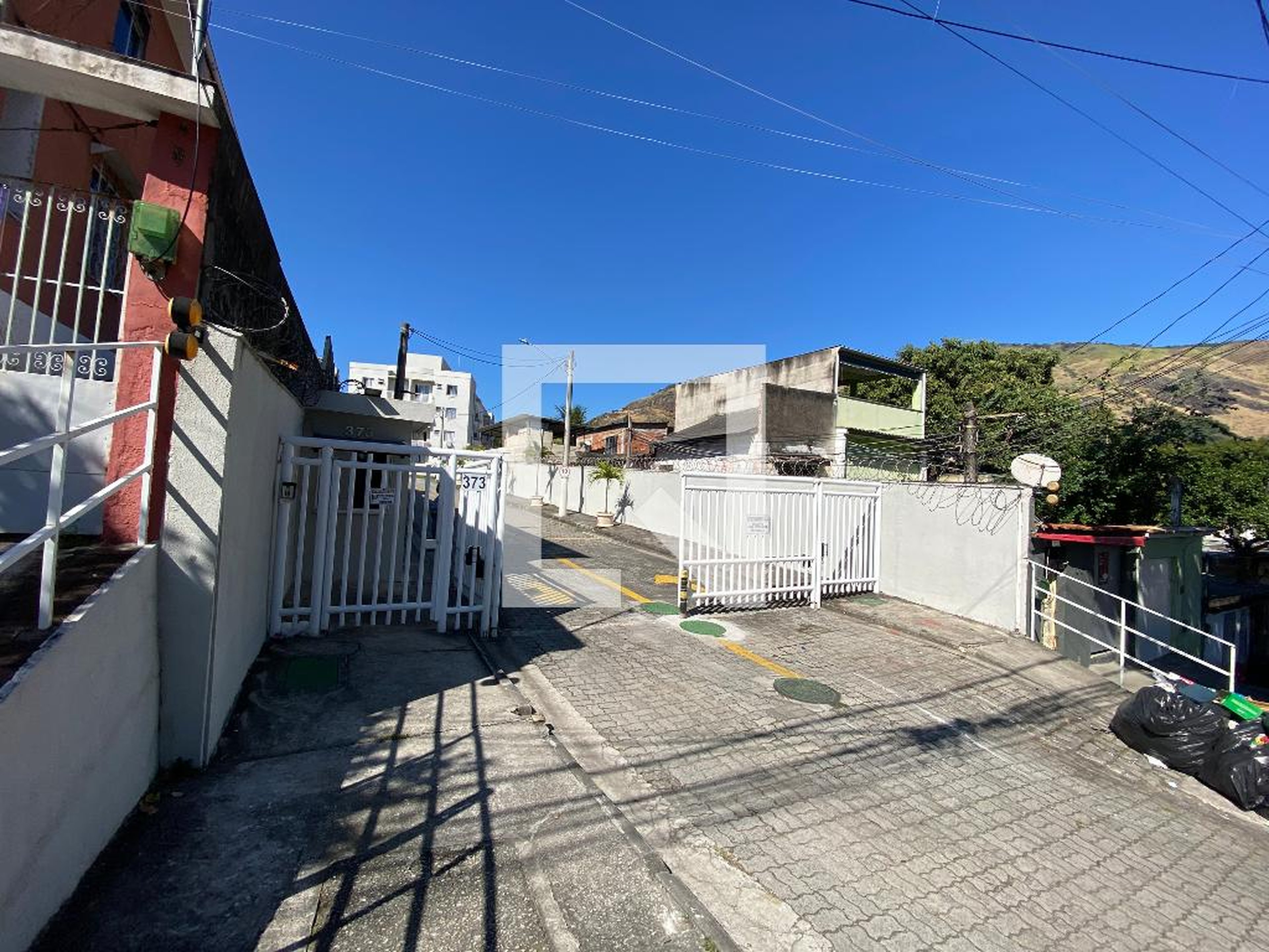 Fachada Condomínio em Rua Duarte Teixeira, 373