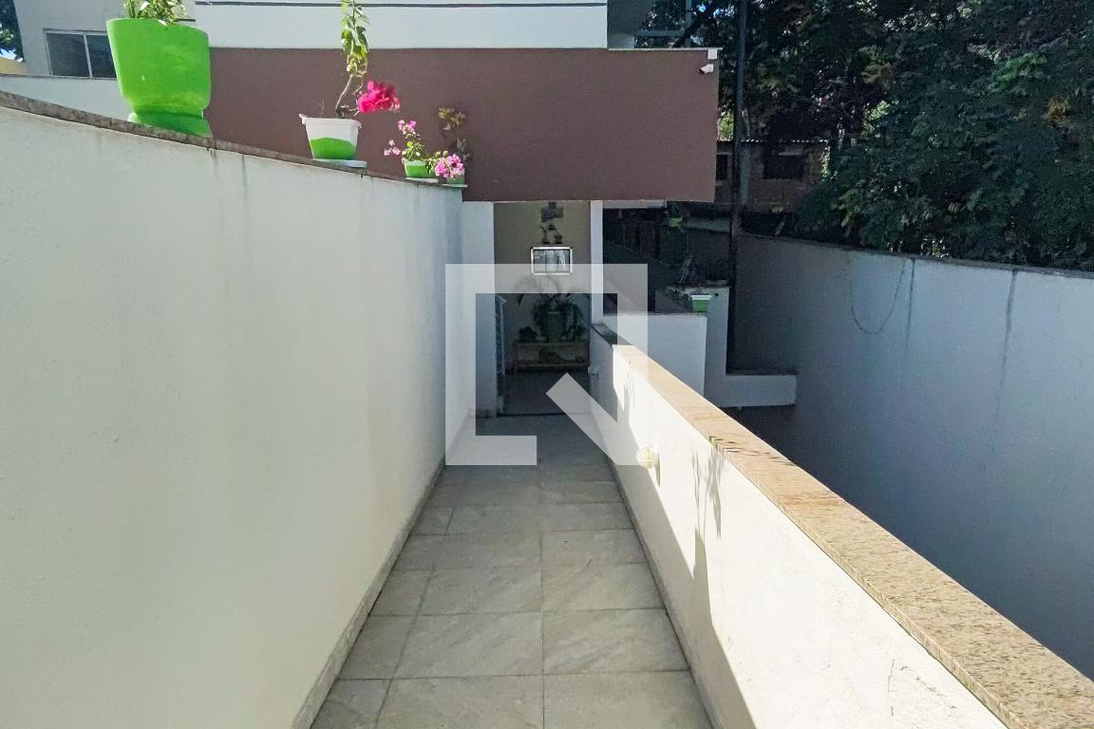 Entrada - Em Rua Iriju 68